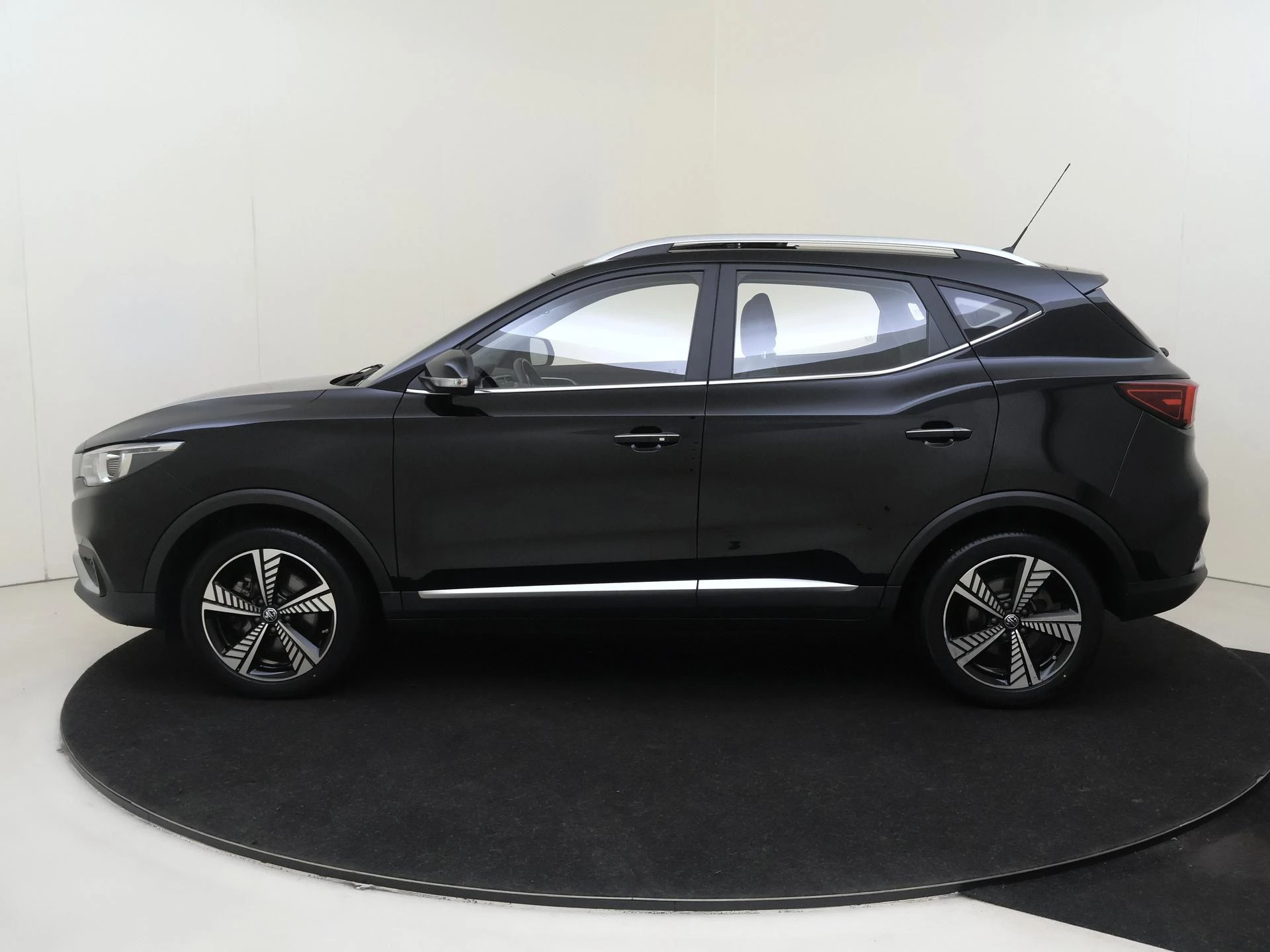 MG-ZS EV-image-7