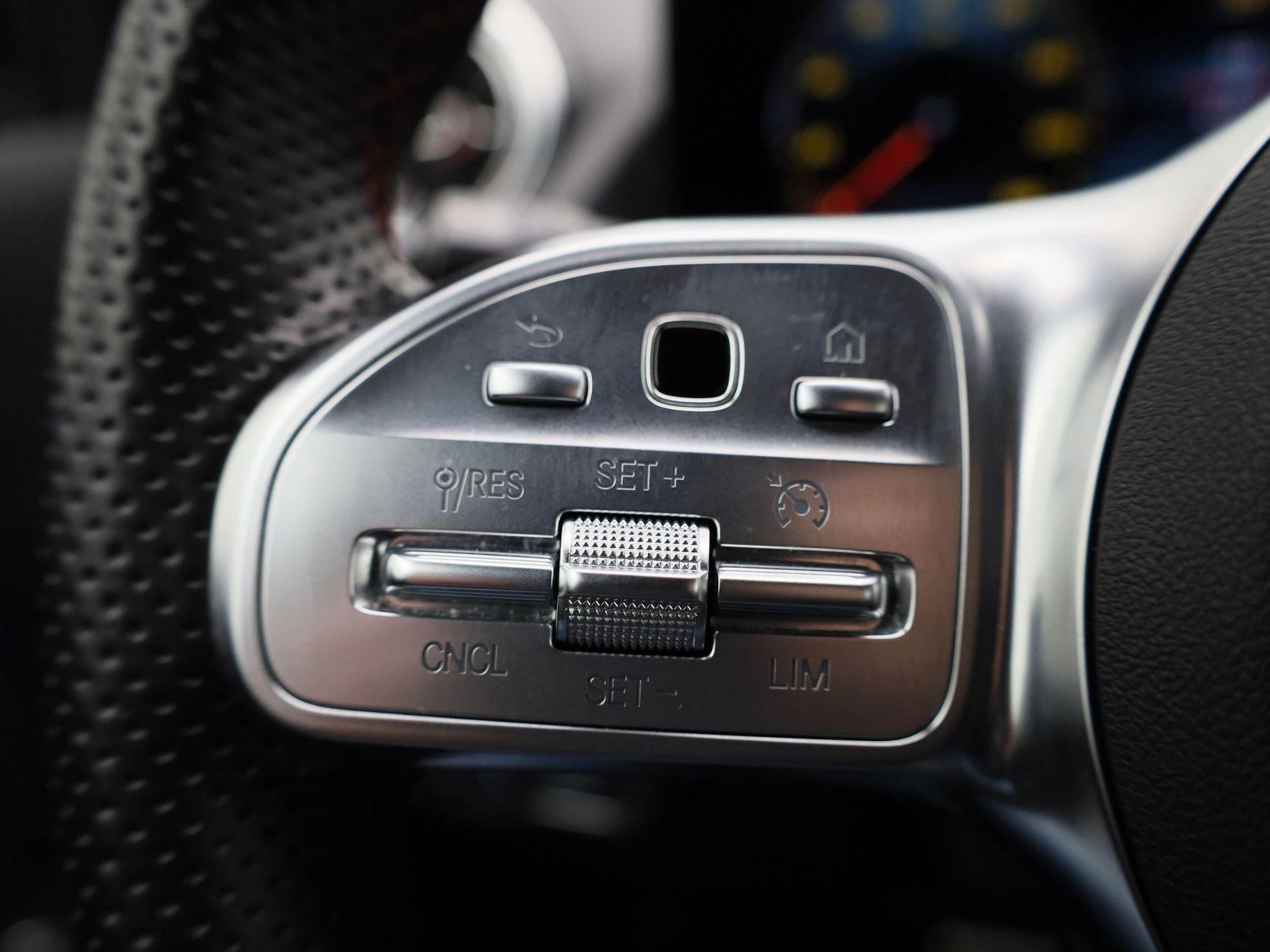 Mercedes-Benz-B-Klasse-image-22