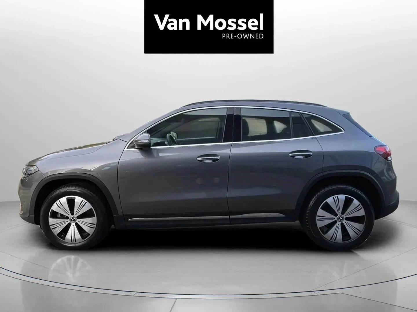 Mercedes-Benz-EQA-image-7