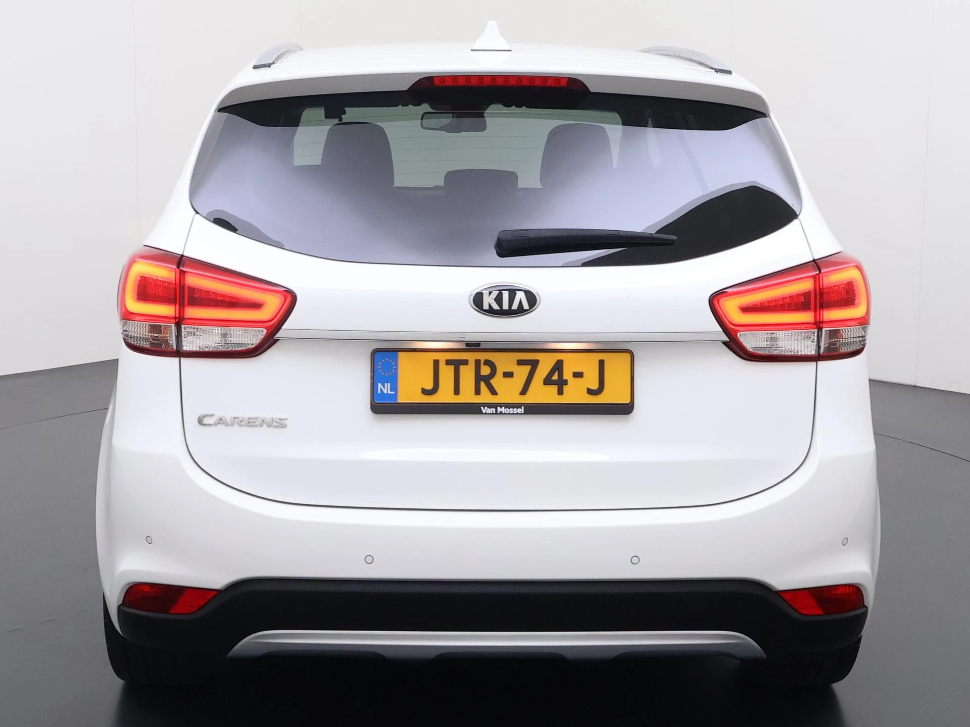 Kia-Carens-image-40