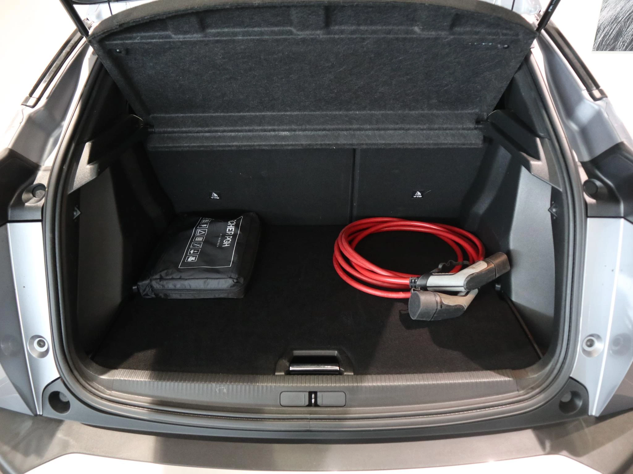 Peugeot-e-2008-image-21