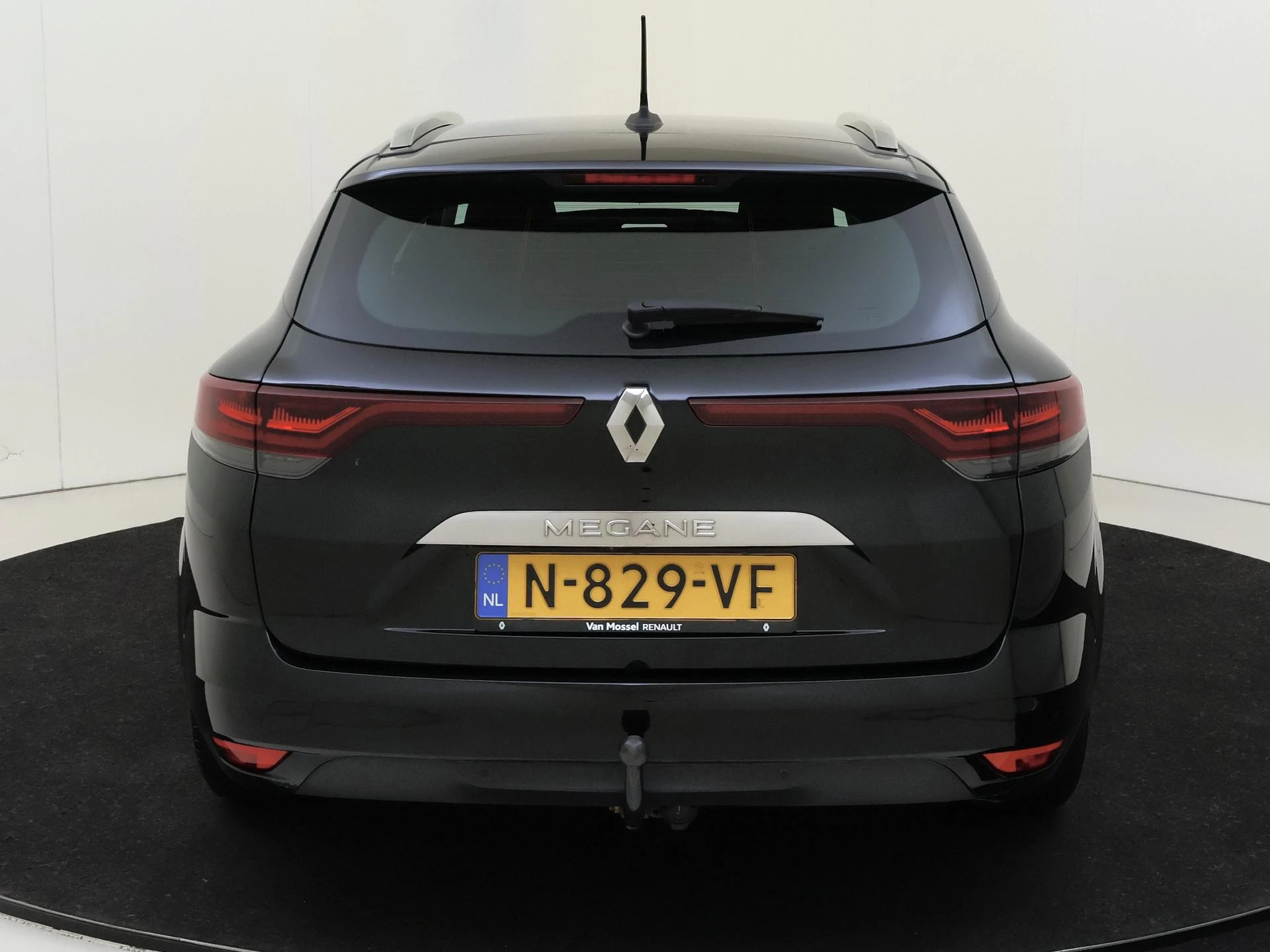Renault-Mégane Estate-image-6
