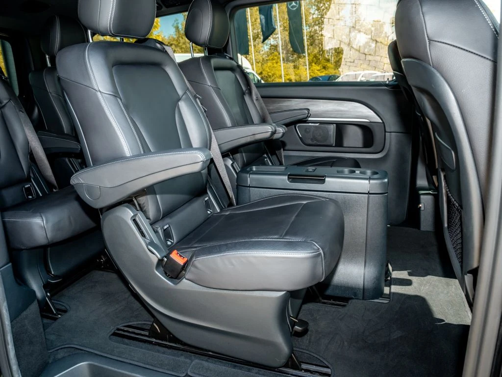 Mercedes-Benz-V-Klasse 300-image-11