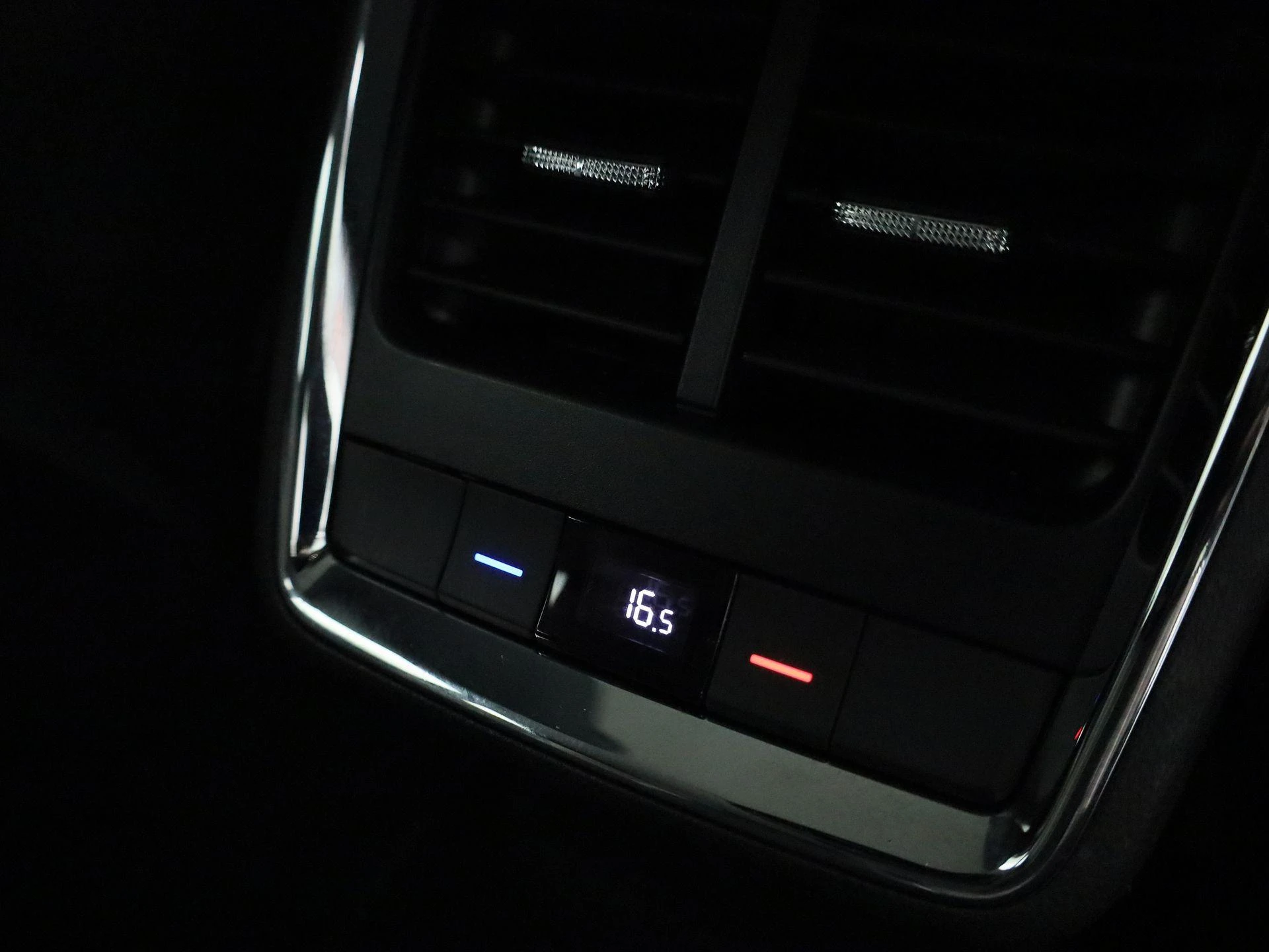 Škoda-Enyaq iV-image-35