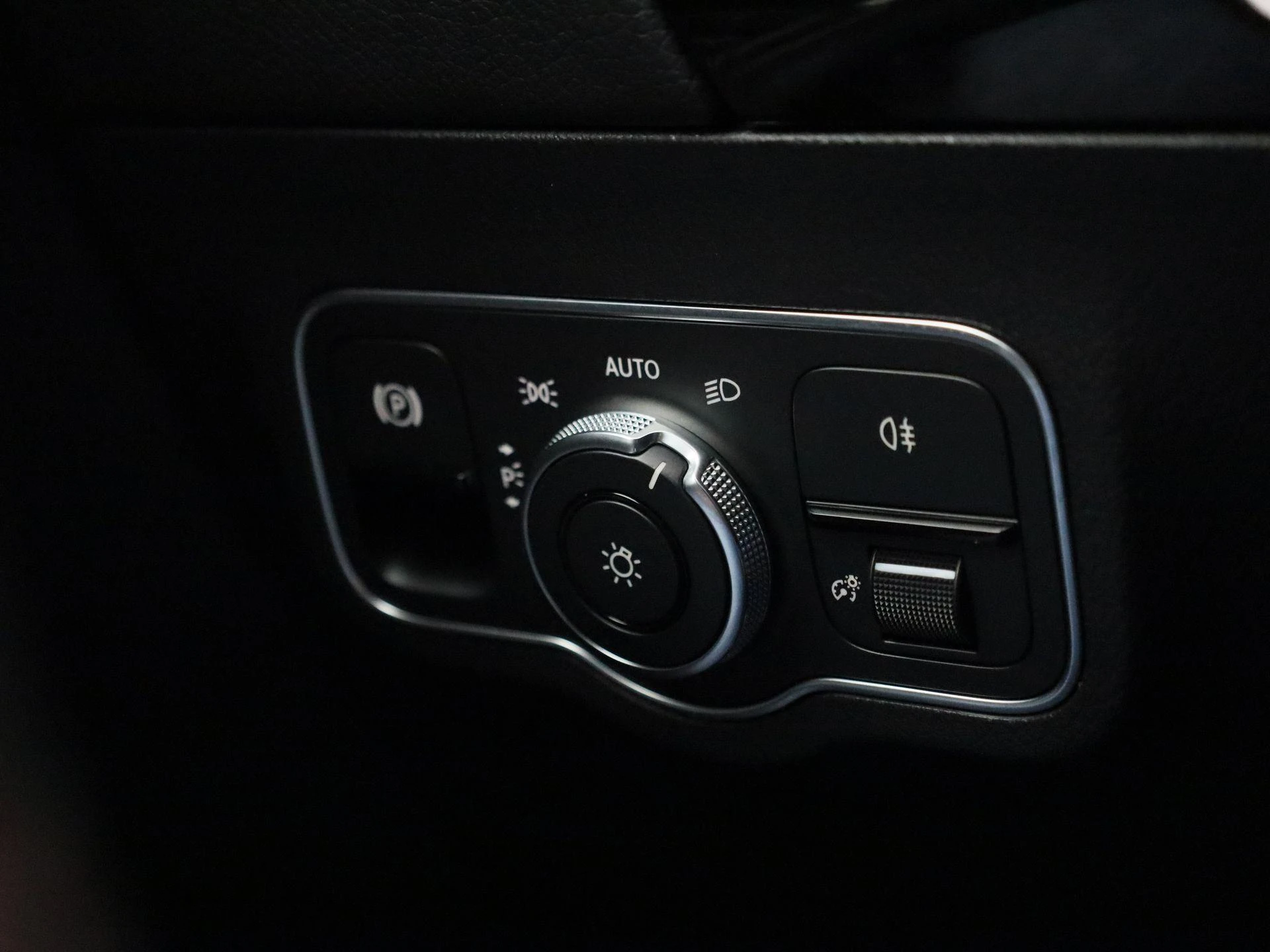 Mercedes-Benz B-Klasse 180 Business Solution AMG
