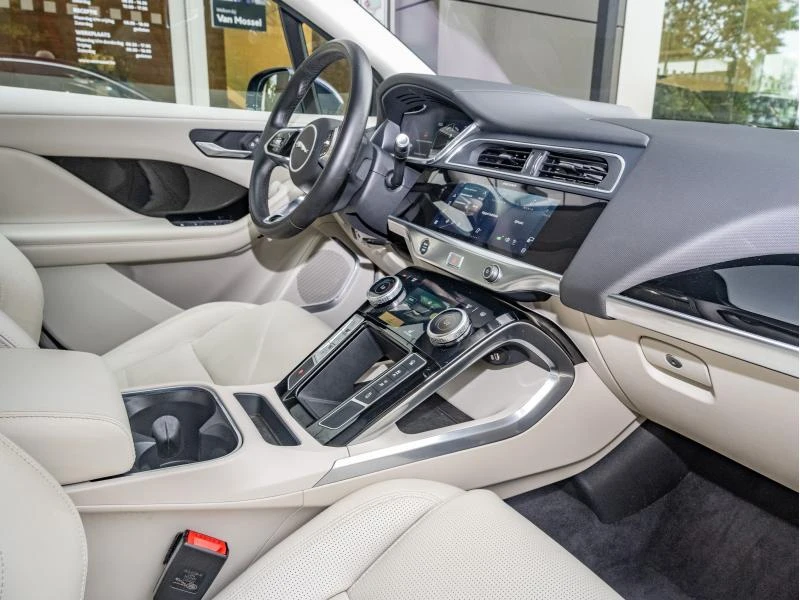 Jaguar-I-PACE-image-20