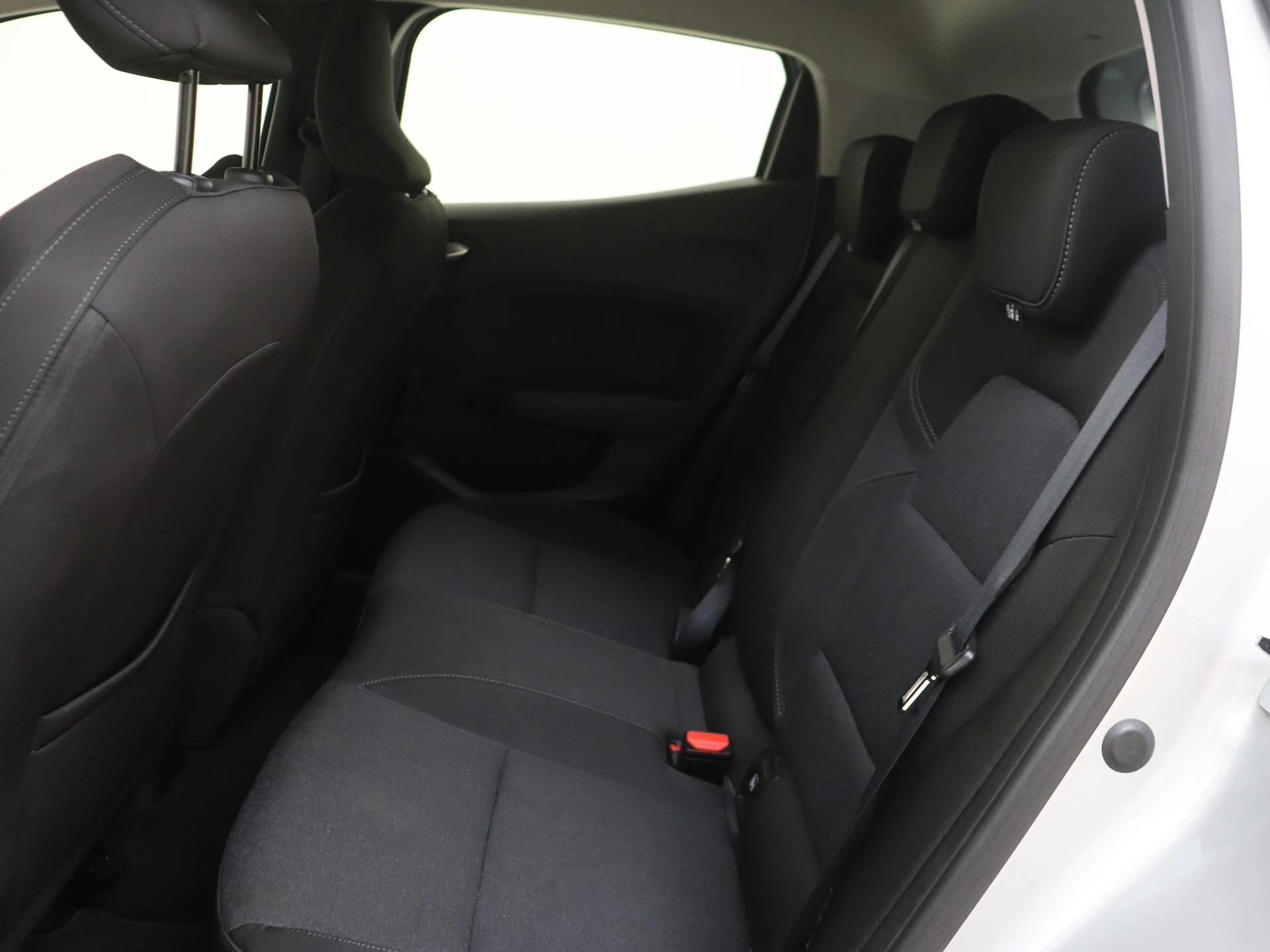 Renault-Clio-image-15