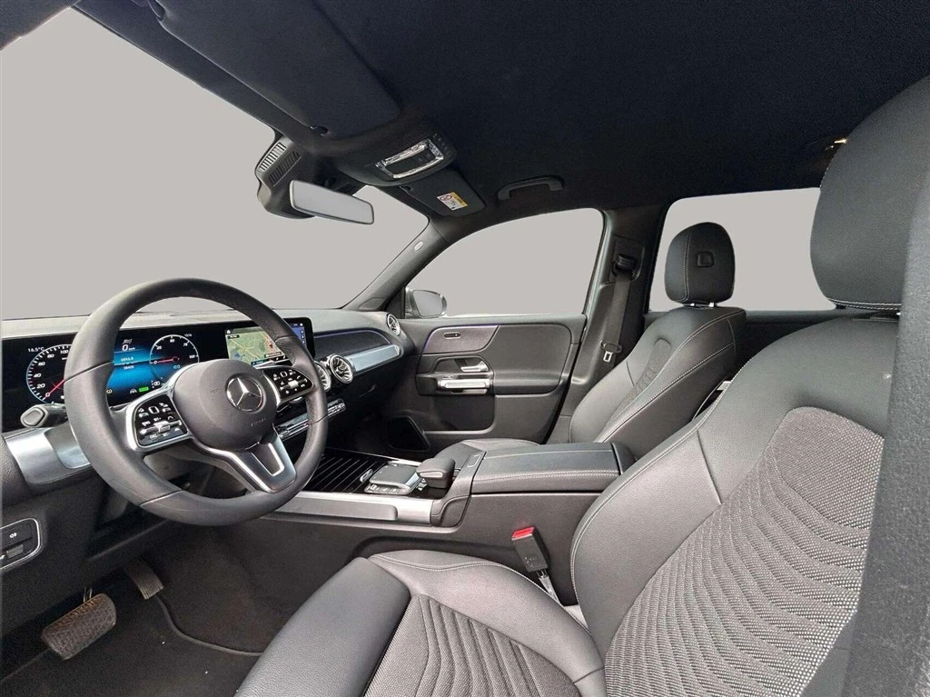 Mercedes-Benz-EQB-image-9