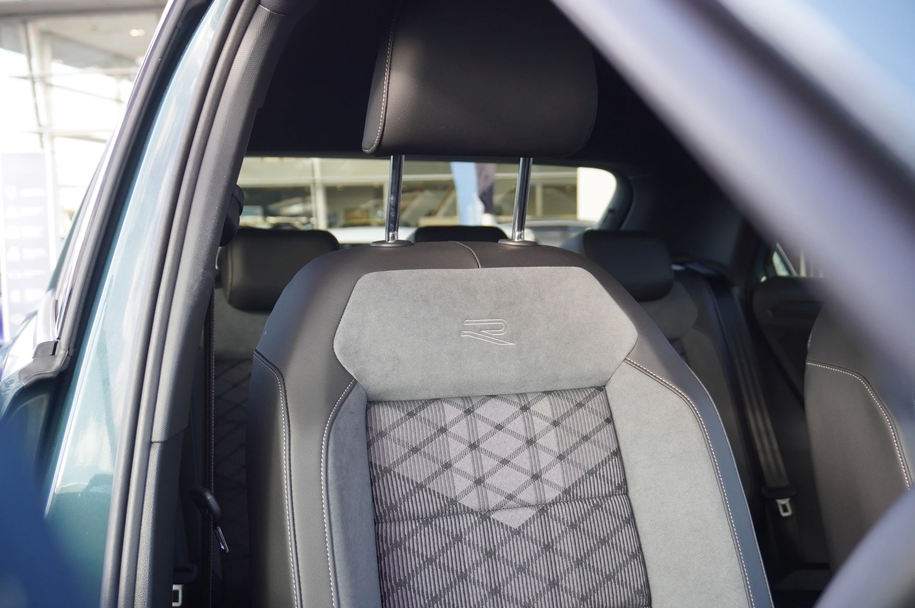 Volkswagen-T-Roc-image-23