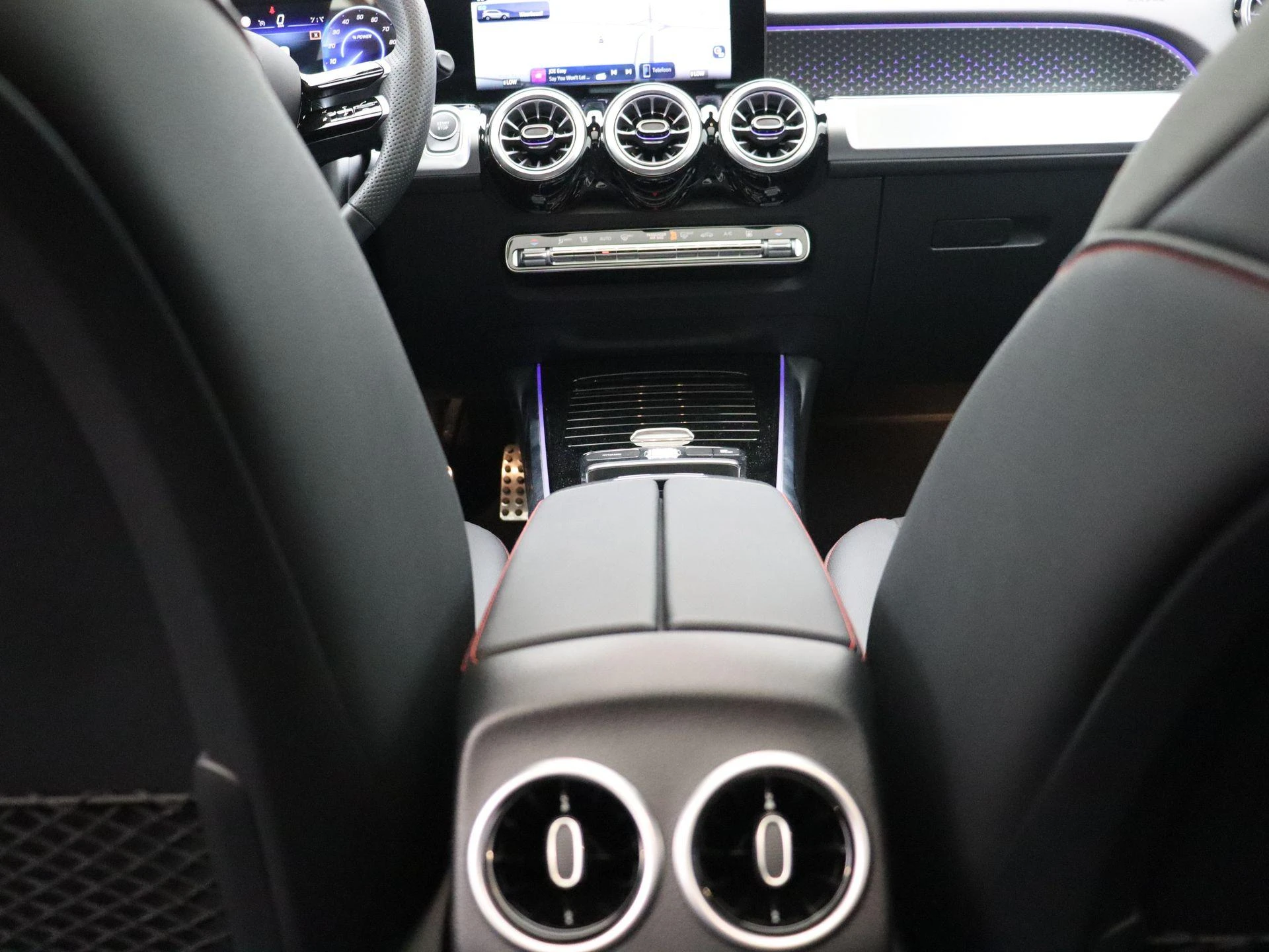 Mercedes-Benz EQB 250+ AMG Line + PANORAMISCH DAK + CARPLAY + ADVANCED SOUND +
