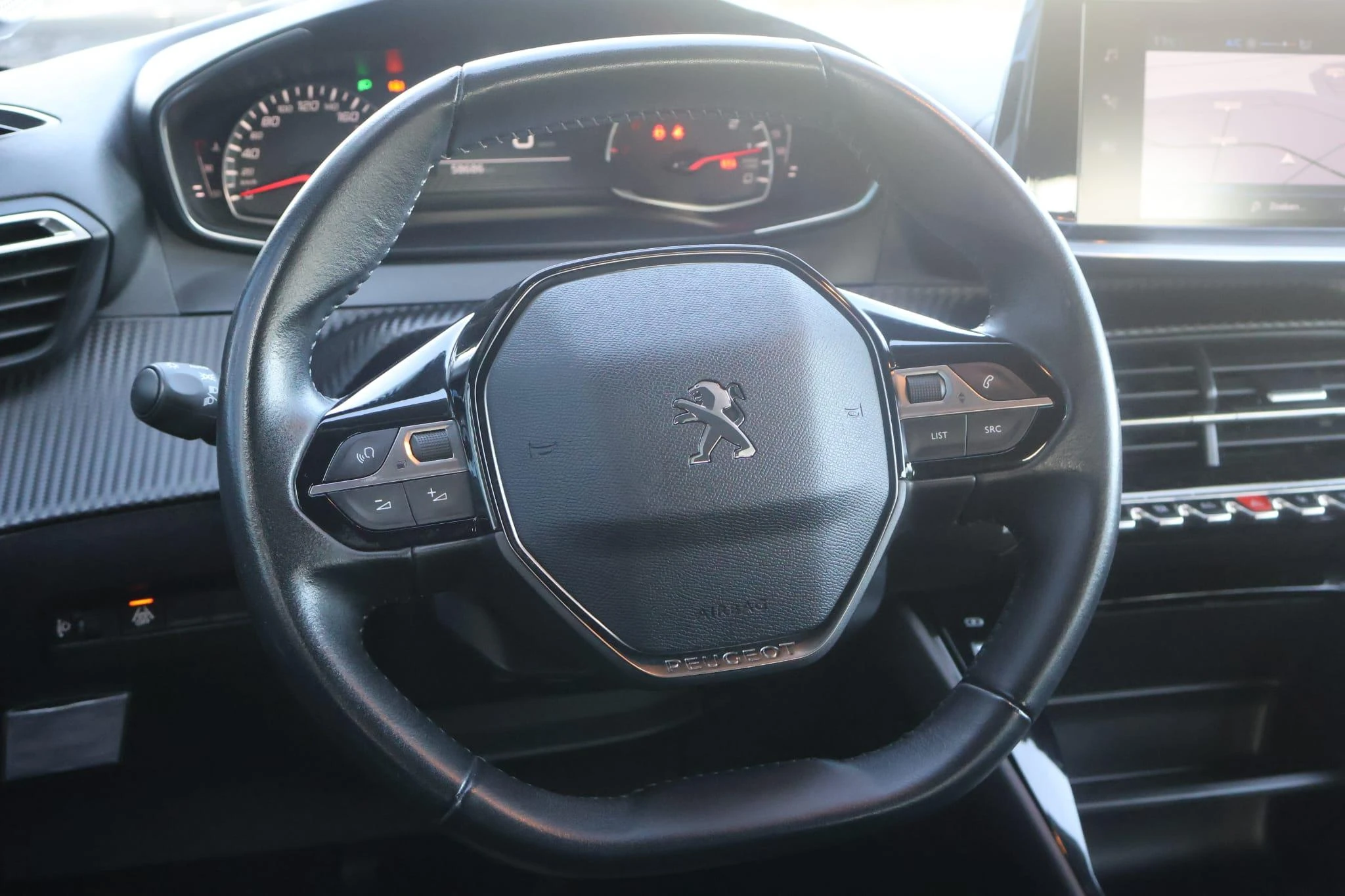 Peugeot-208-image-11