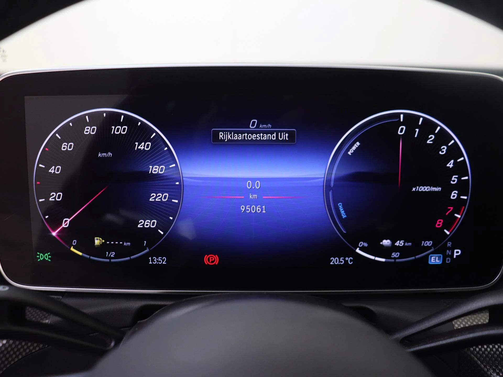 Mercedes-Benz-C-Klasse-image-10