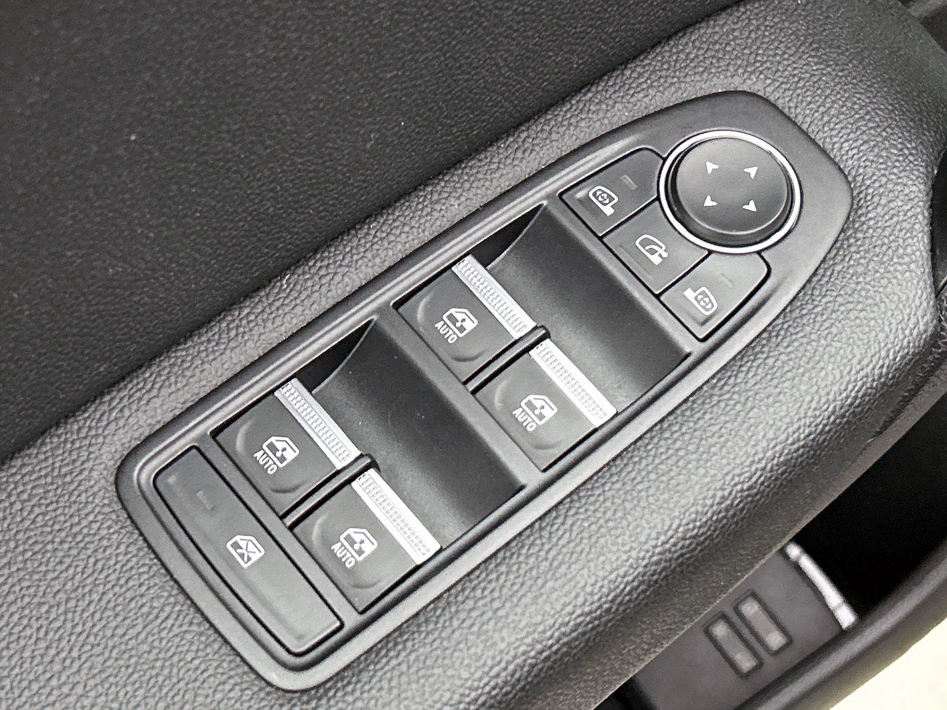 Renault-Captur-image-19