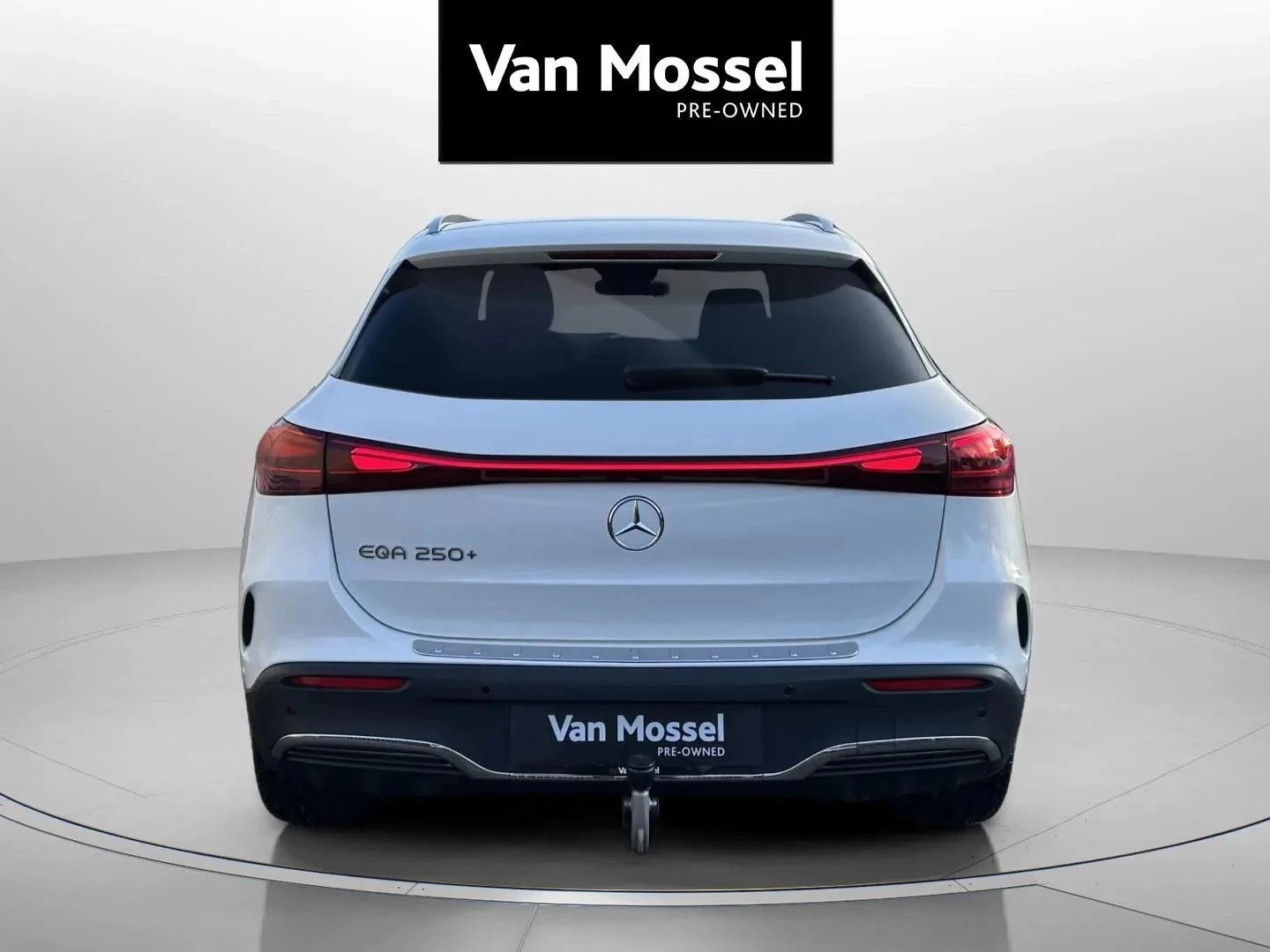 Mercedes-Benz-EQA-image-6