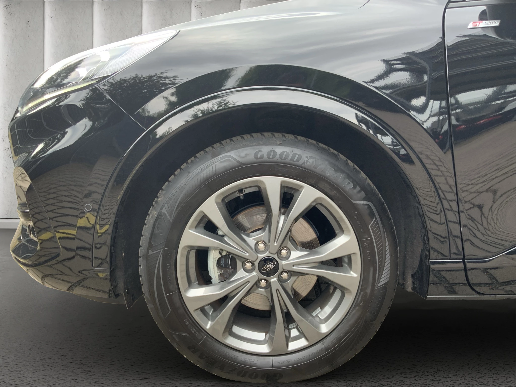 Ford Kuga ST-Line X*PANO*AHK*KAM*ACC*NAVI*SOUND-SYS. LED Pano SHZ 4xSHZ