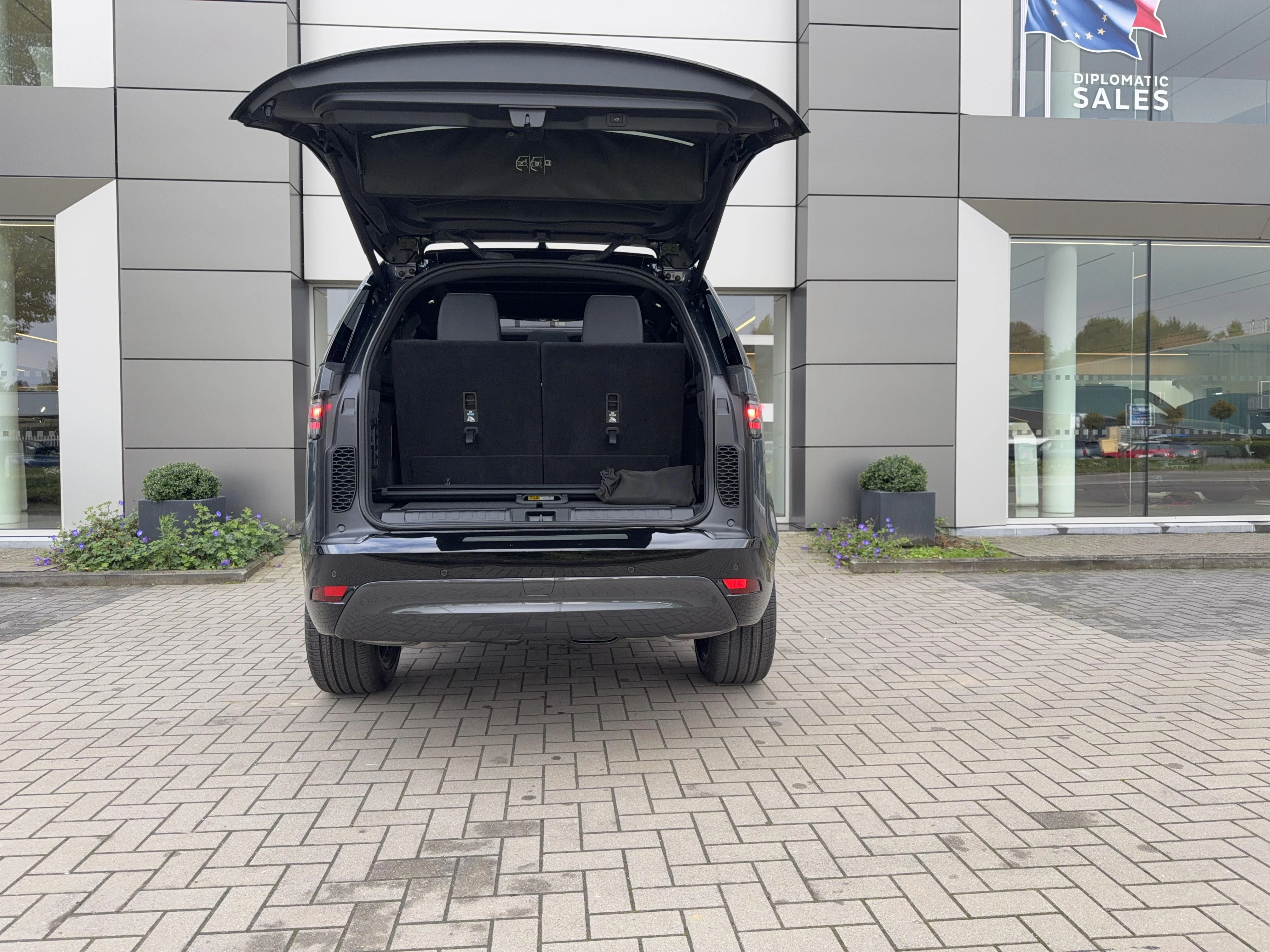 Land Rover-Discovery-image-7