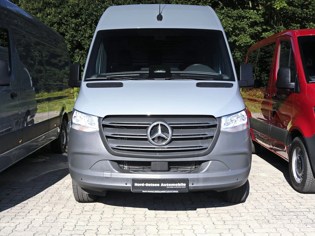 Mercedes-Benz-Sprinter 317-image-3