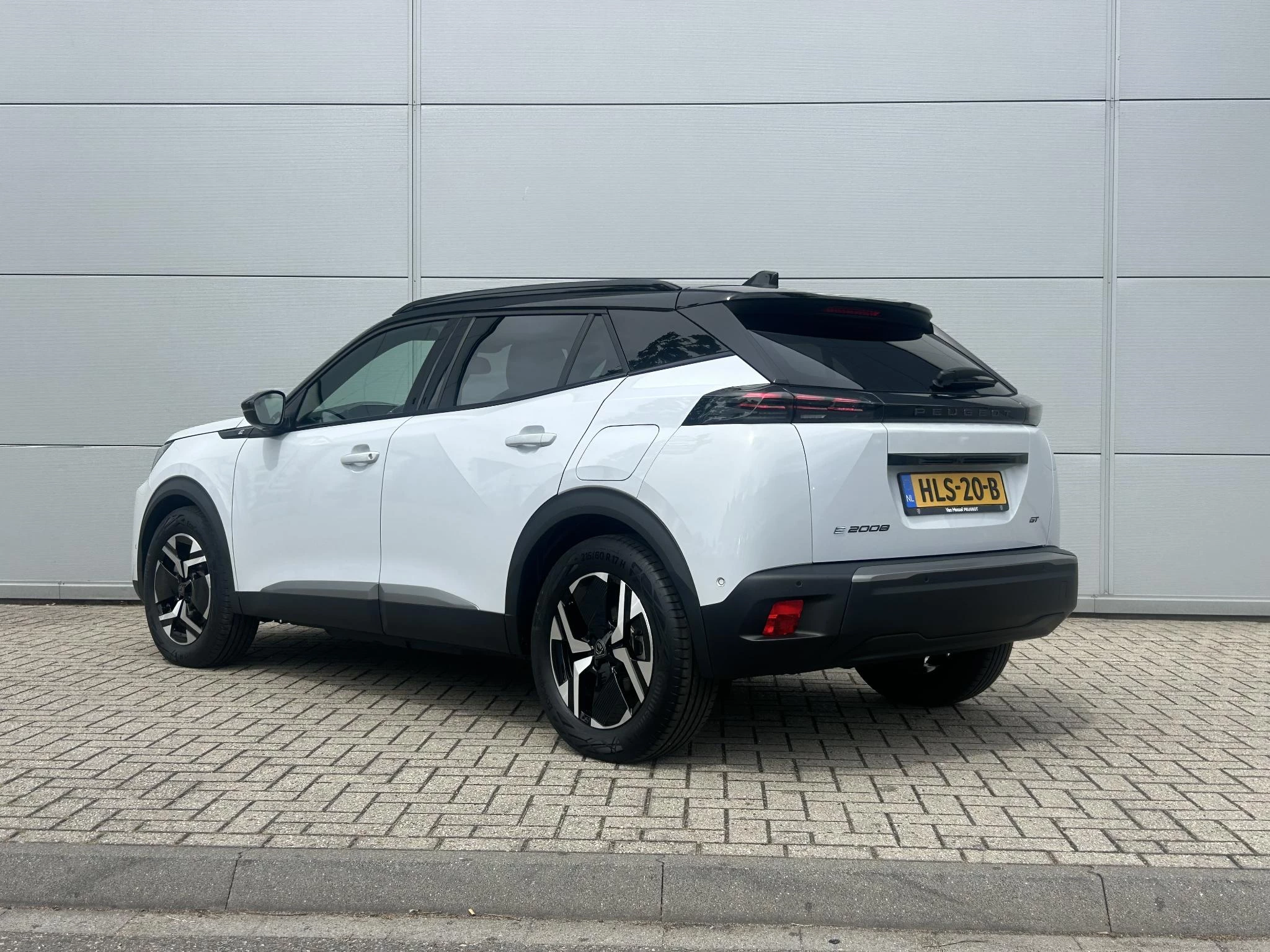 Peugeot e-2008