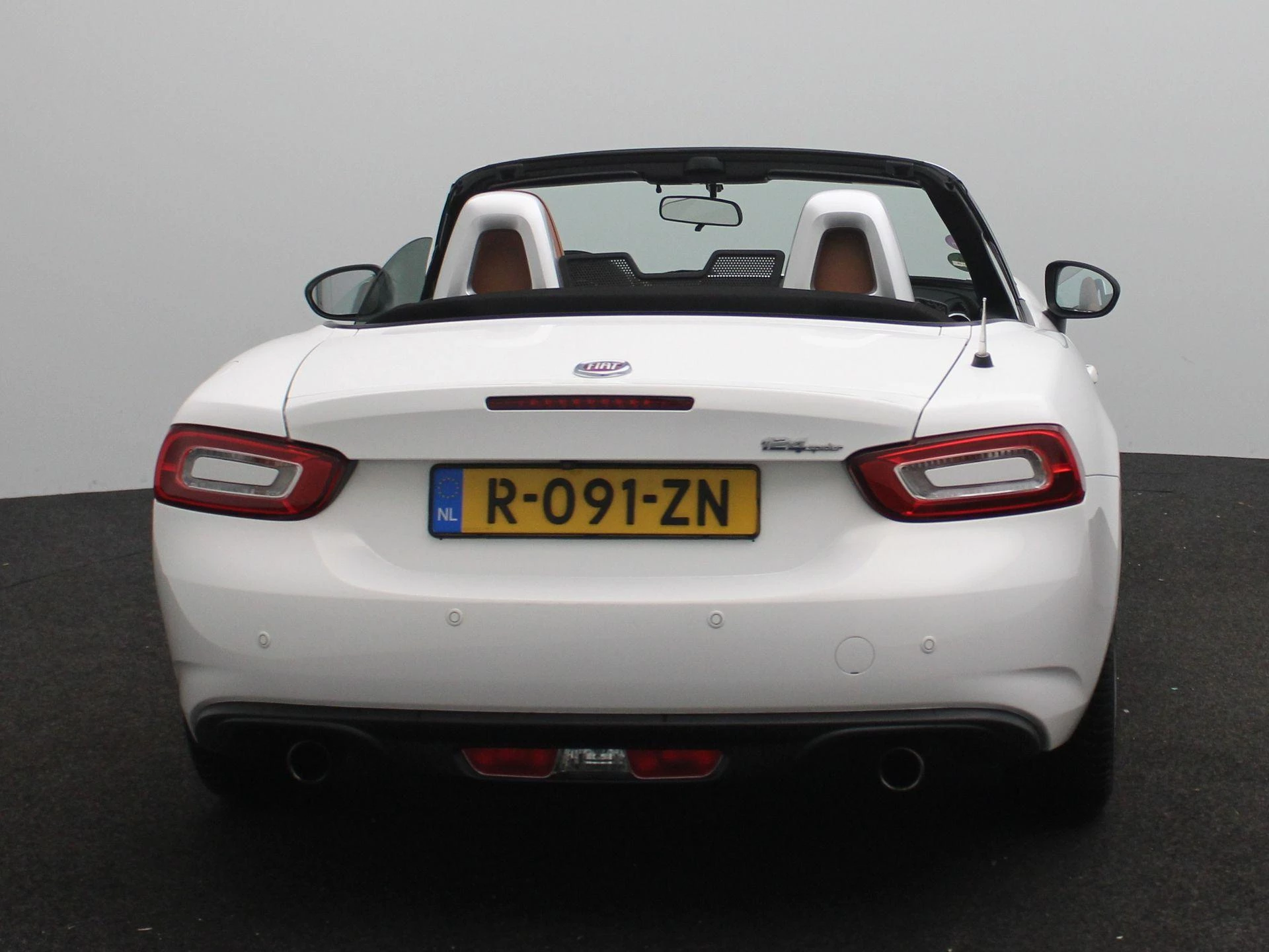 Fiat-124 Spider-image-8