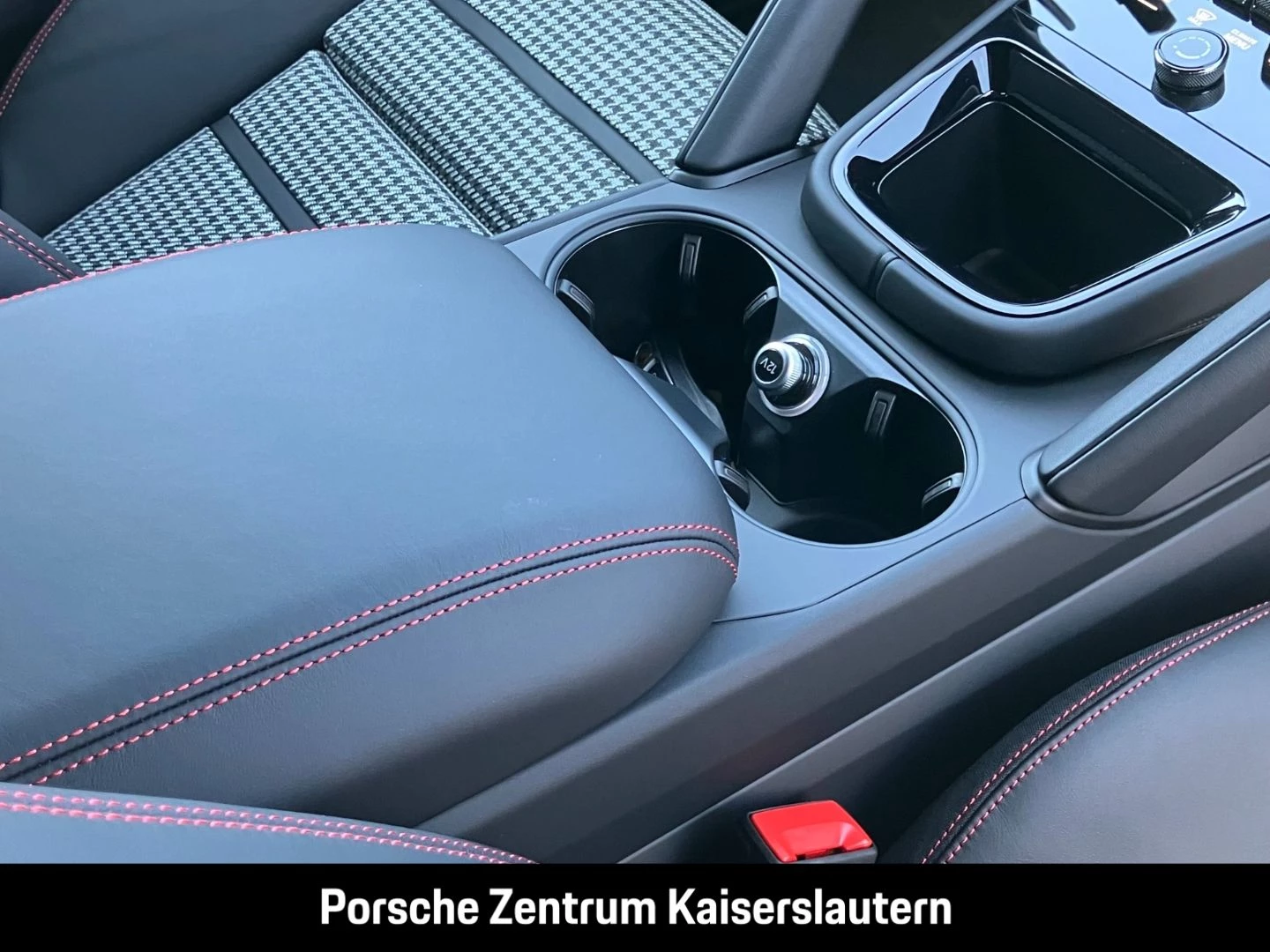Porsche Cayenne GTS Coupe InnoDrive HA-Lenkung Head-Up gts