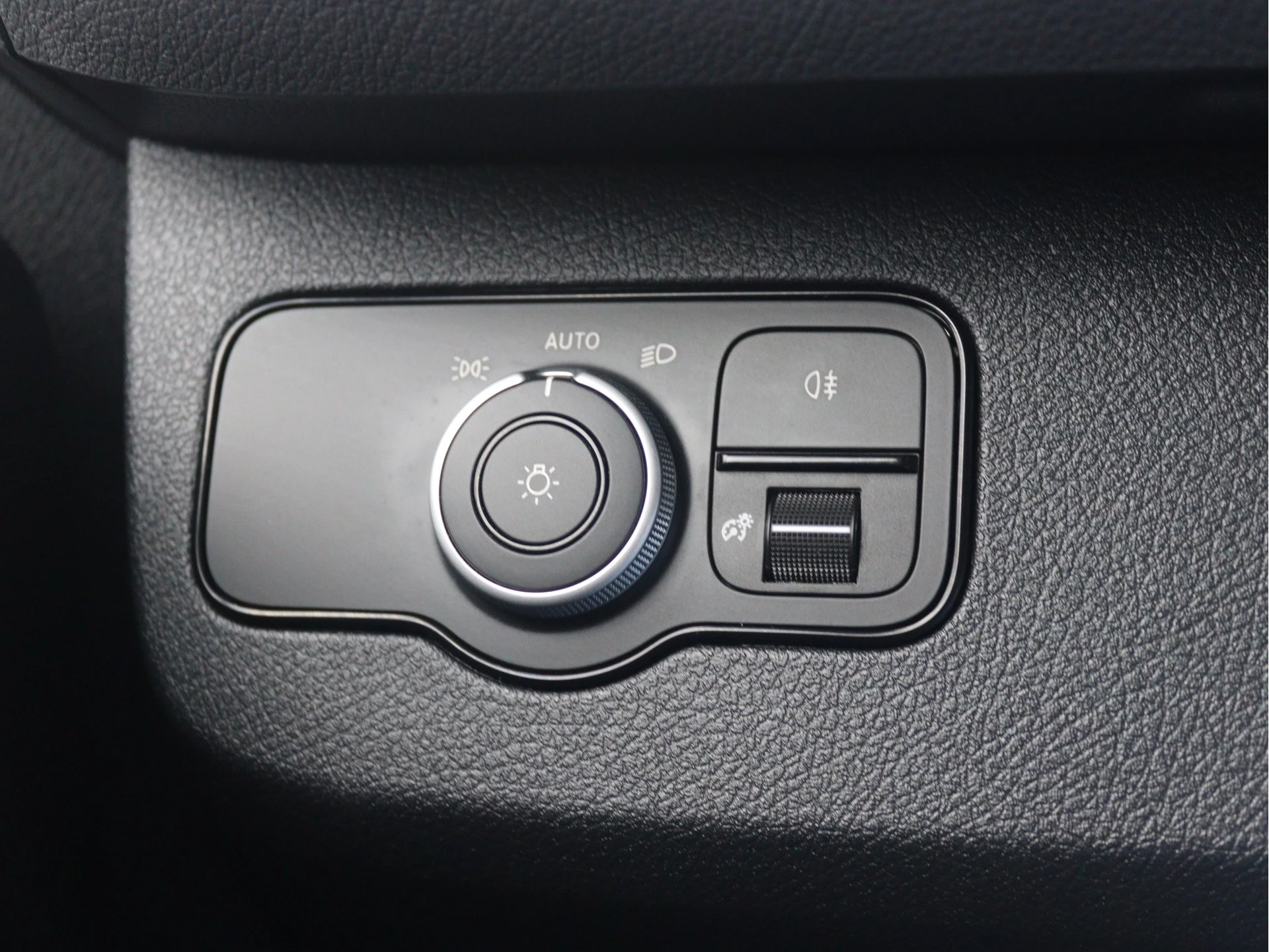 Mercedes-Benz-Sprinter-image-11