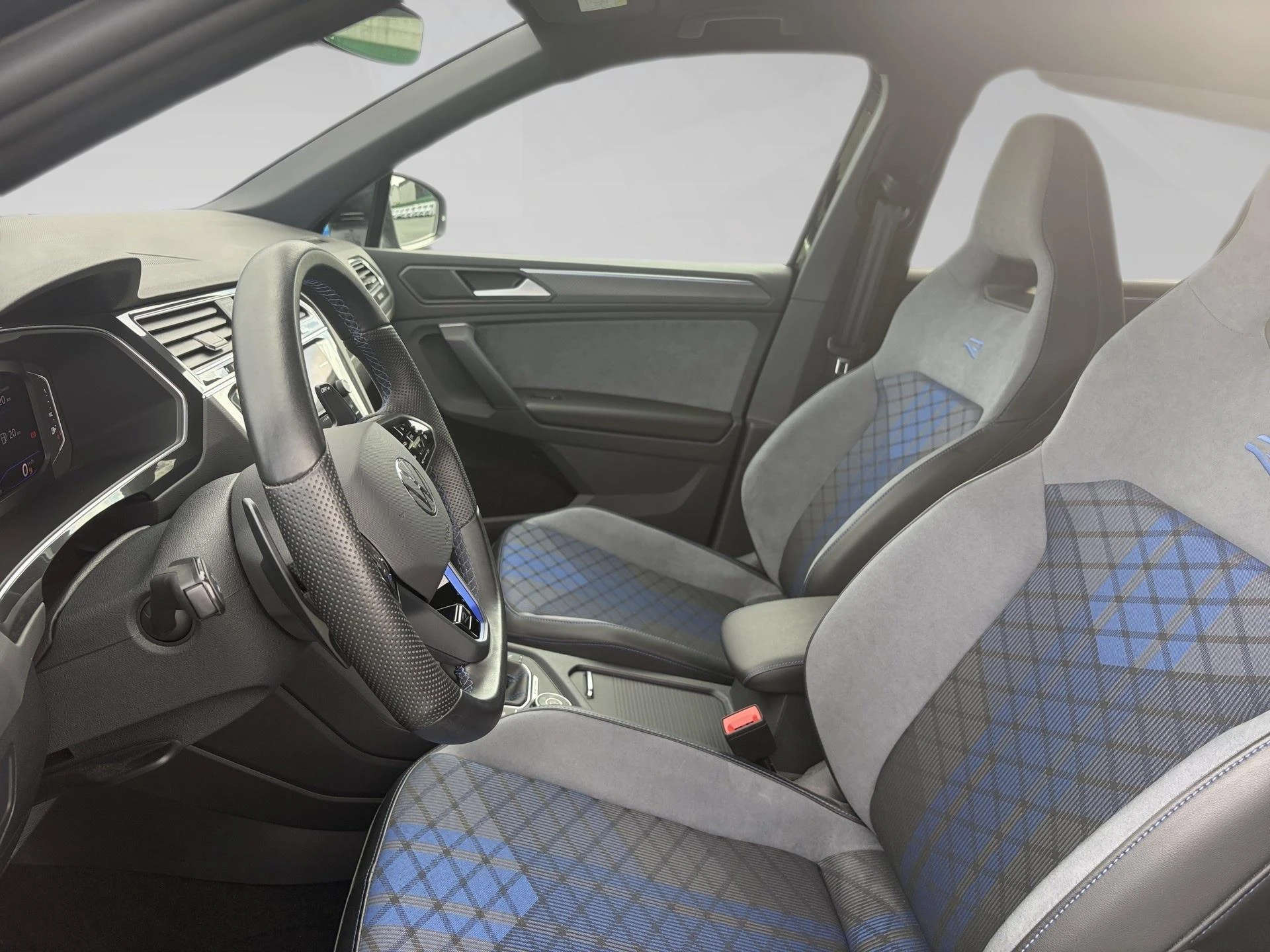 Volkswagen-Tiguan-image-3