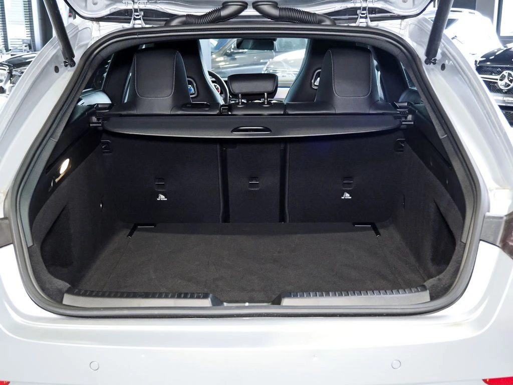 Mercedes-Benz-CLA 200 d-image-14