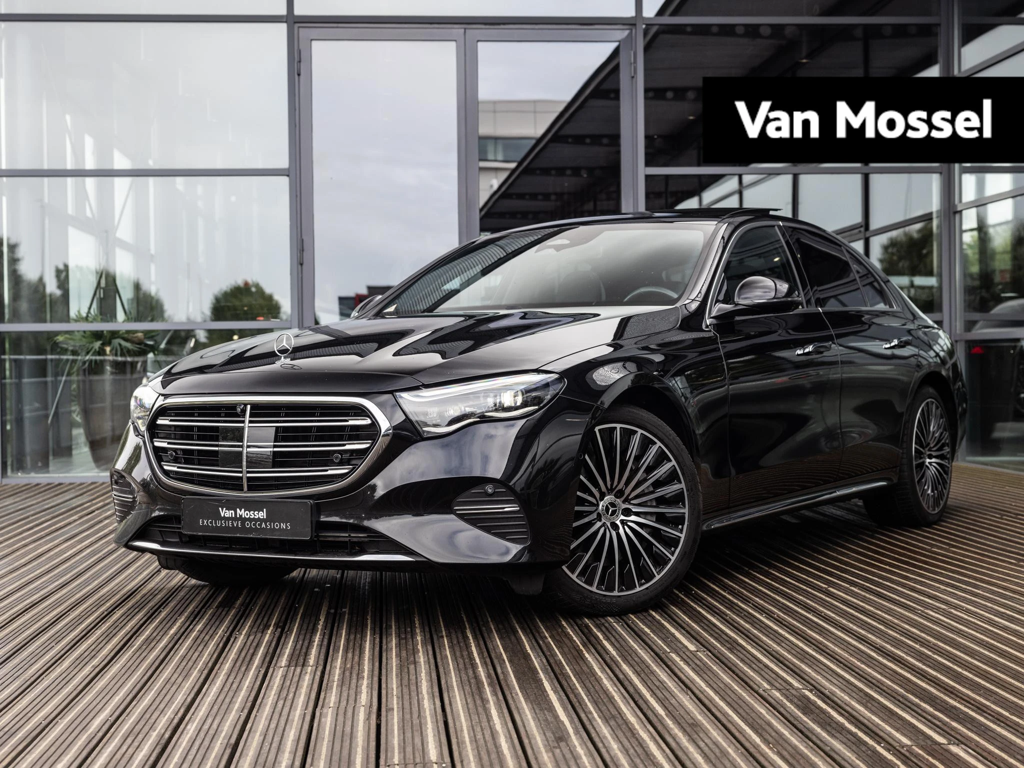 Mercedes-Benz-E-Klasse-image-0