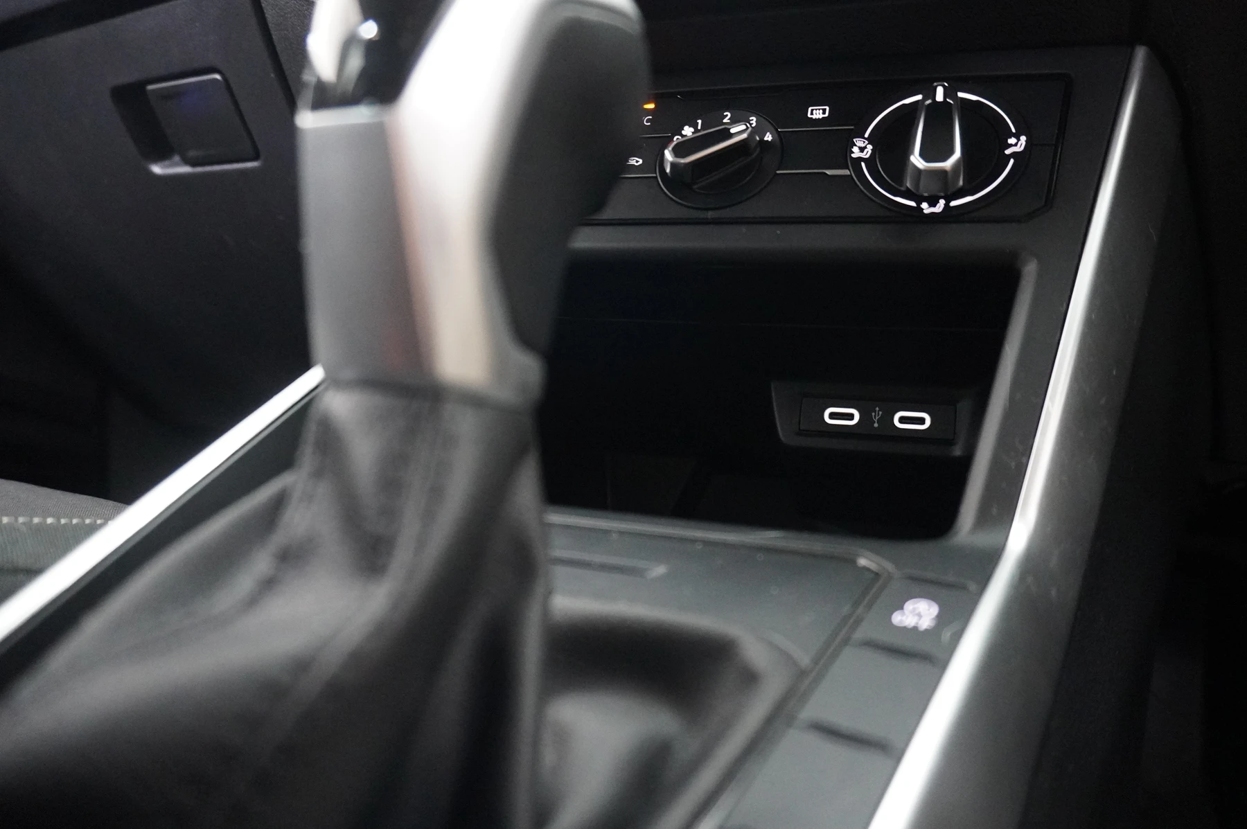 Volkswagen-Polo-image-31