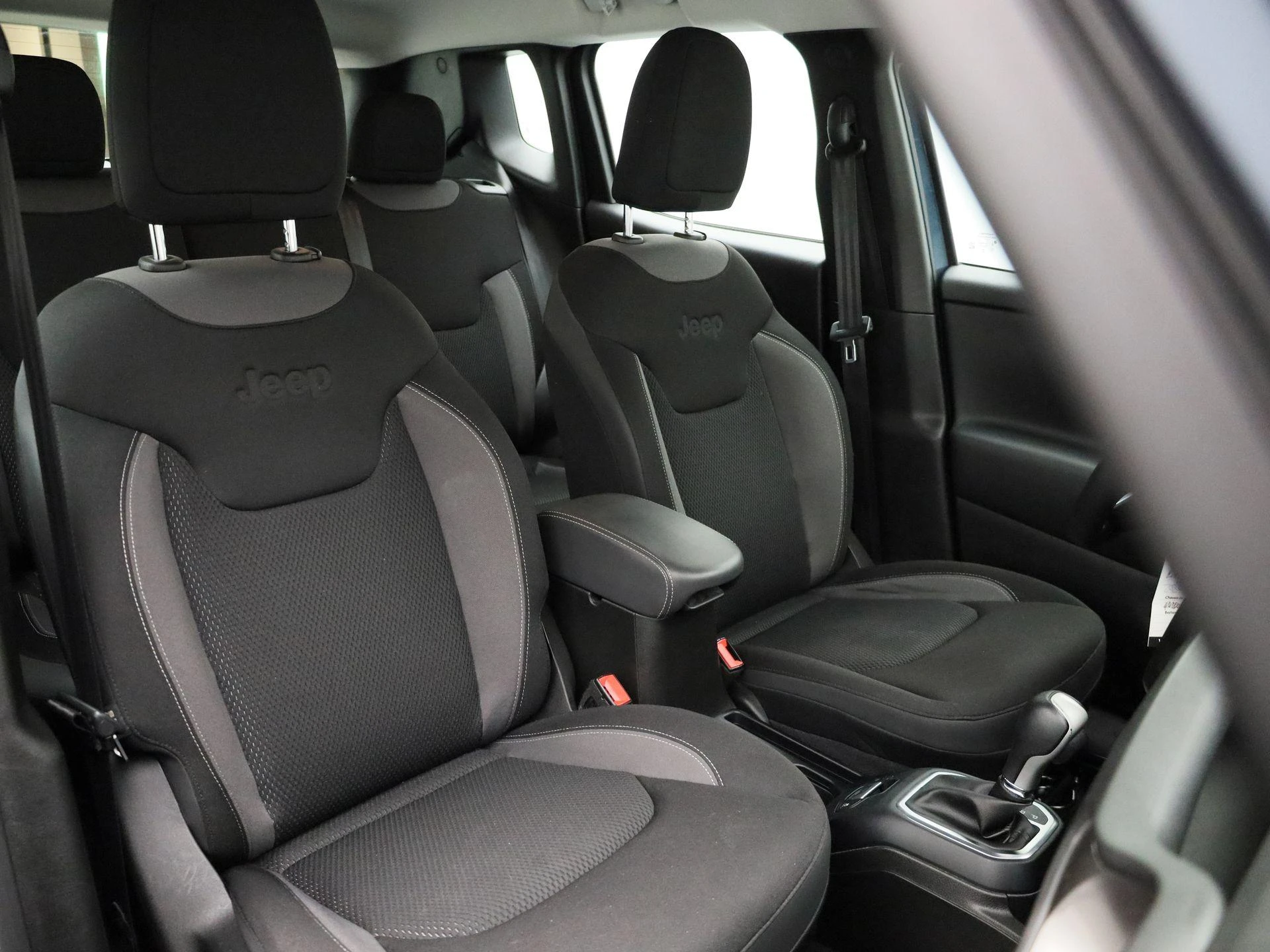 Jeep-Renegade-image-43