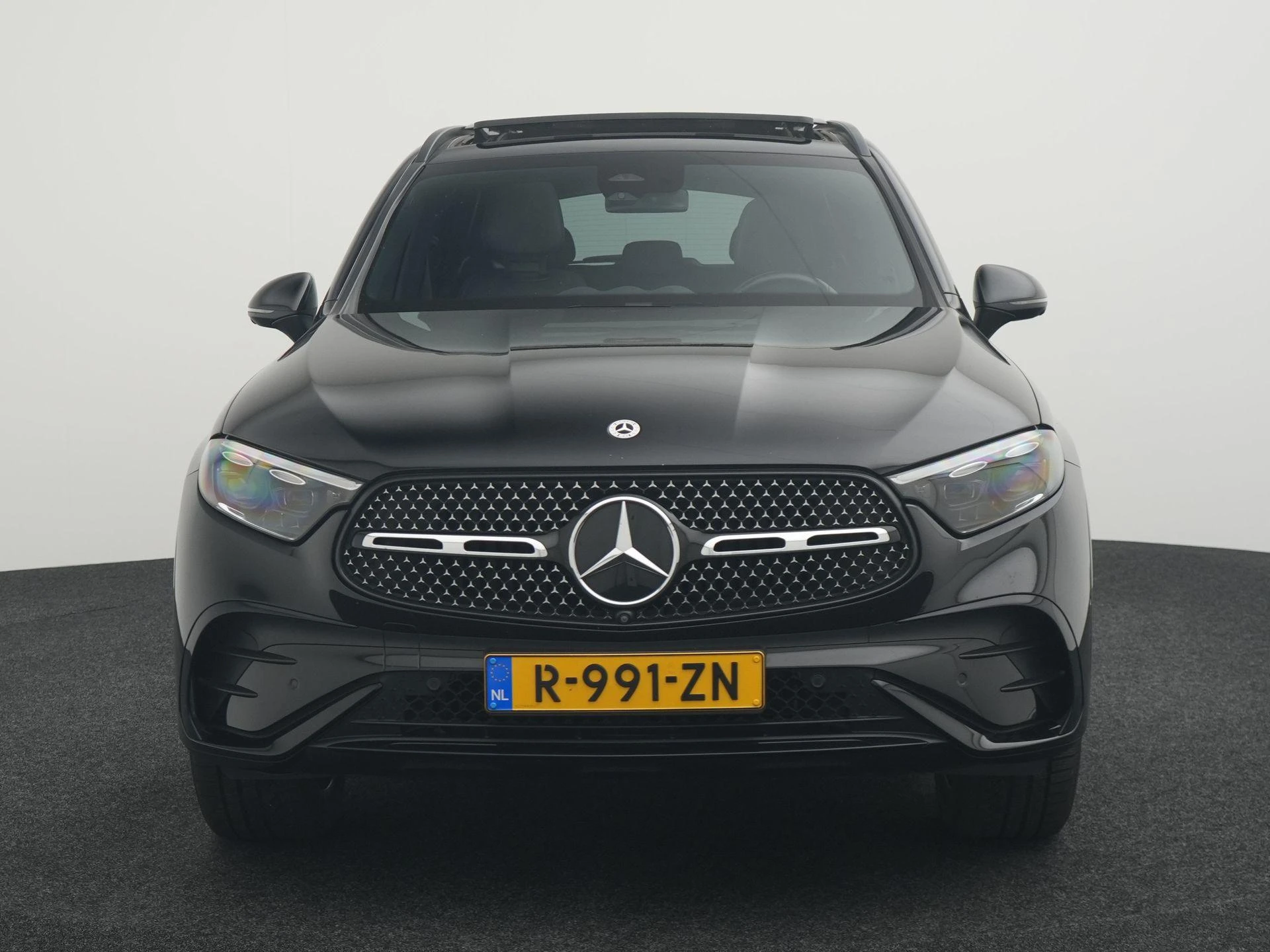 Mercedes-Benz-GLC-image-2