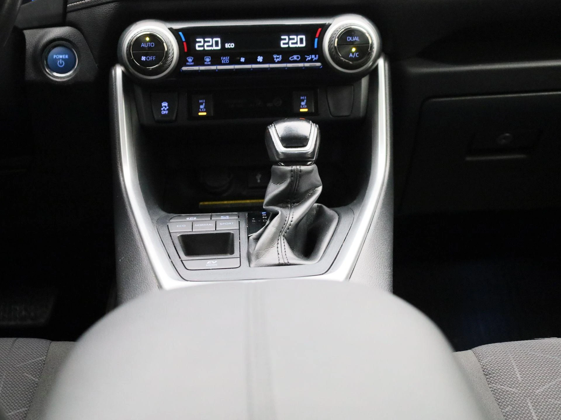 Toyota-RAV4-image-9