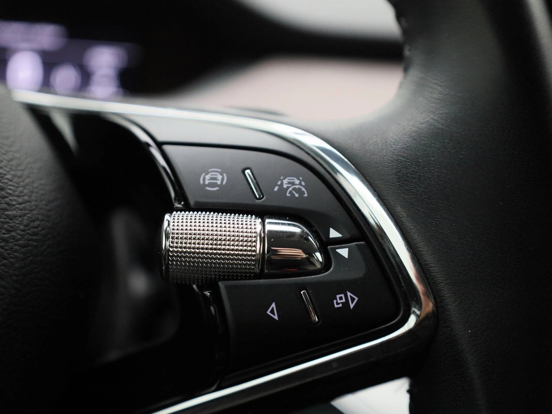 Škoda-Enyaq iV-image-25