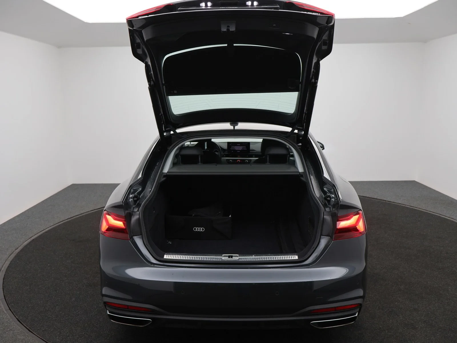 Audi A5 Sportback Audi A5 Sportback 40TFSI Advanced *AUTOMAAT*LEDER*NAVI*CRUISE*ZETELVERWARMING*...*