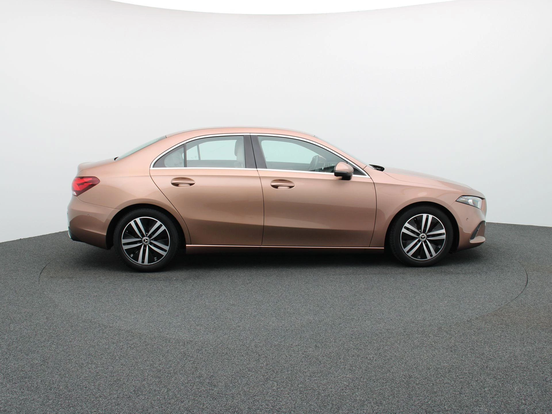 Mercedes-Benz Classe A 180 Business Line + LEDER + SENSOREN + CAMERA +