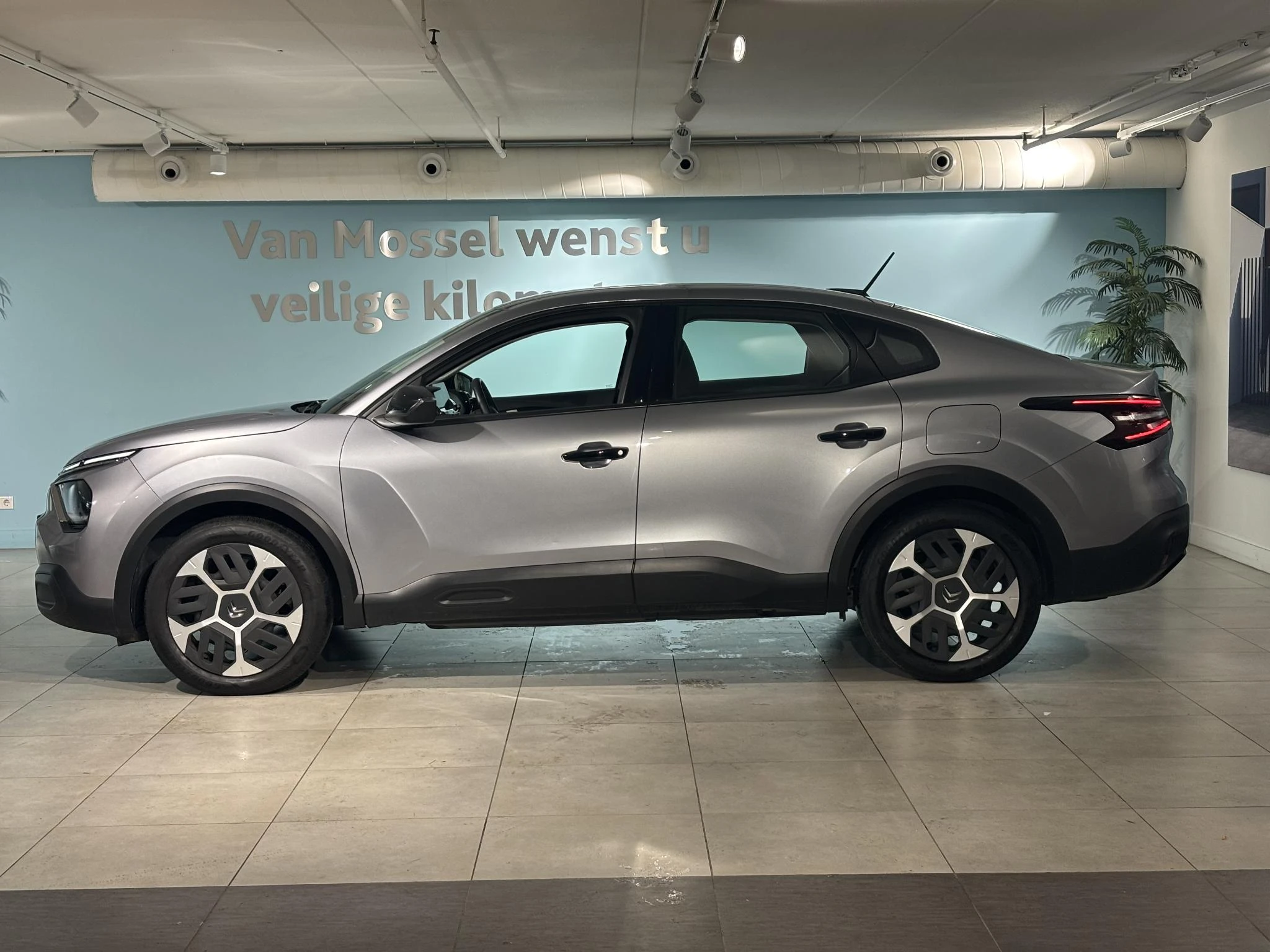 Citroën-C4 X-image-1