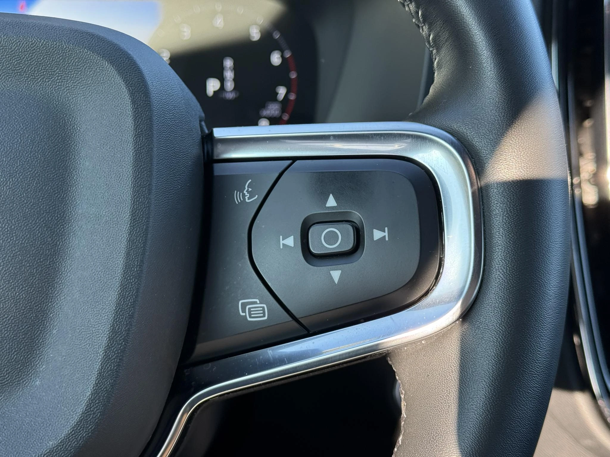 Volvo-XC40-image-22