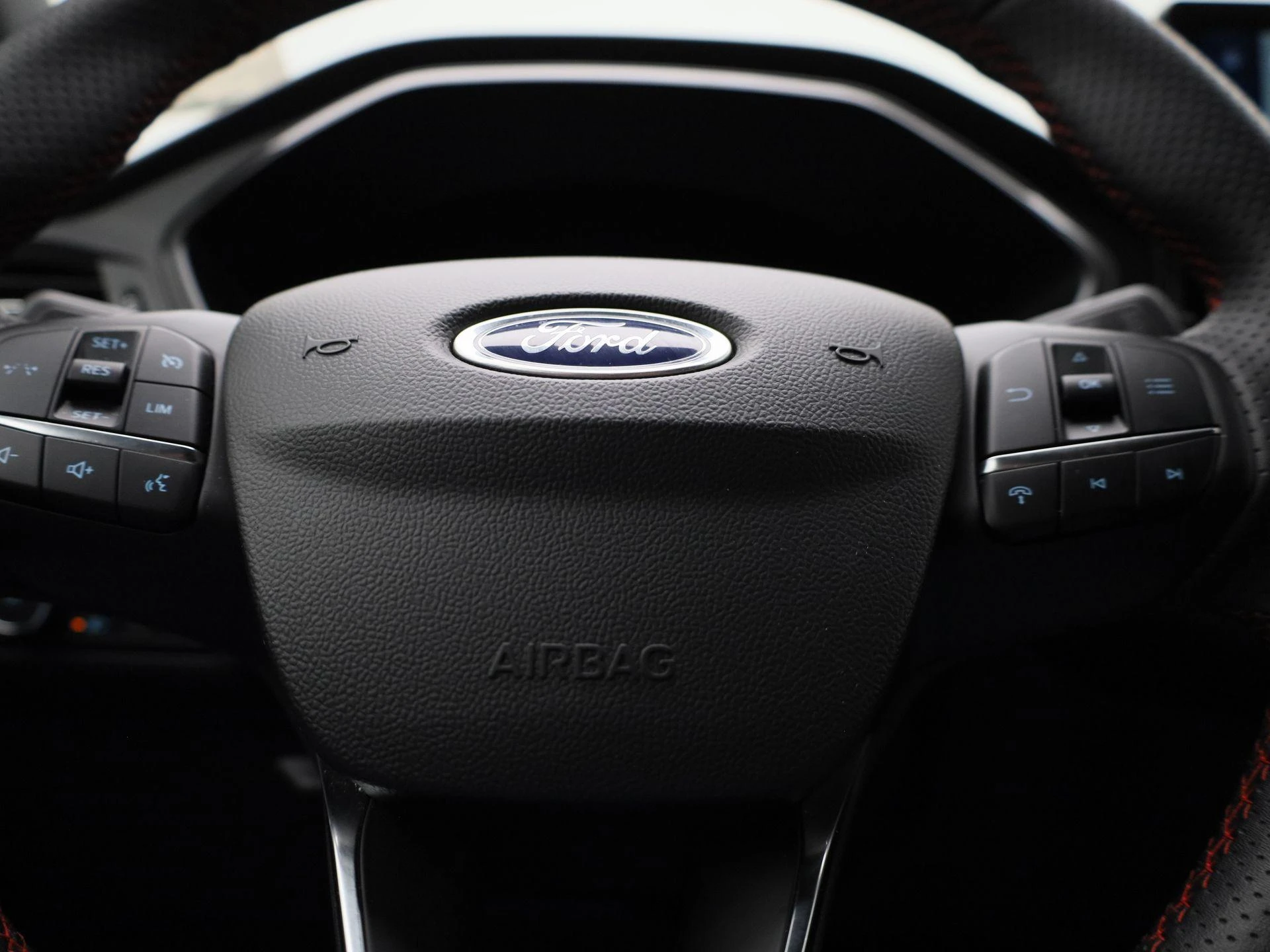 Ford-Kuga-image-28