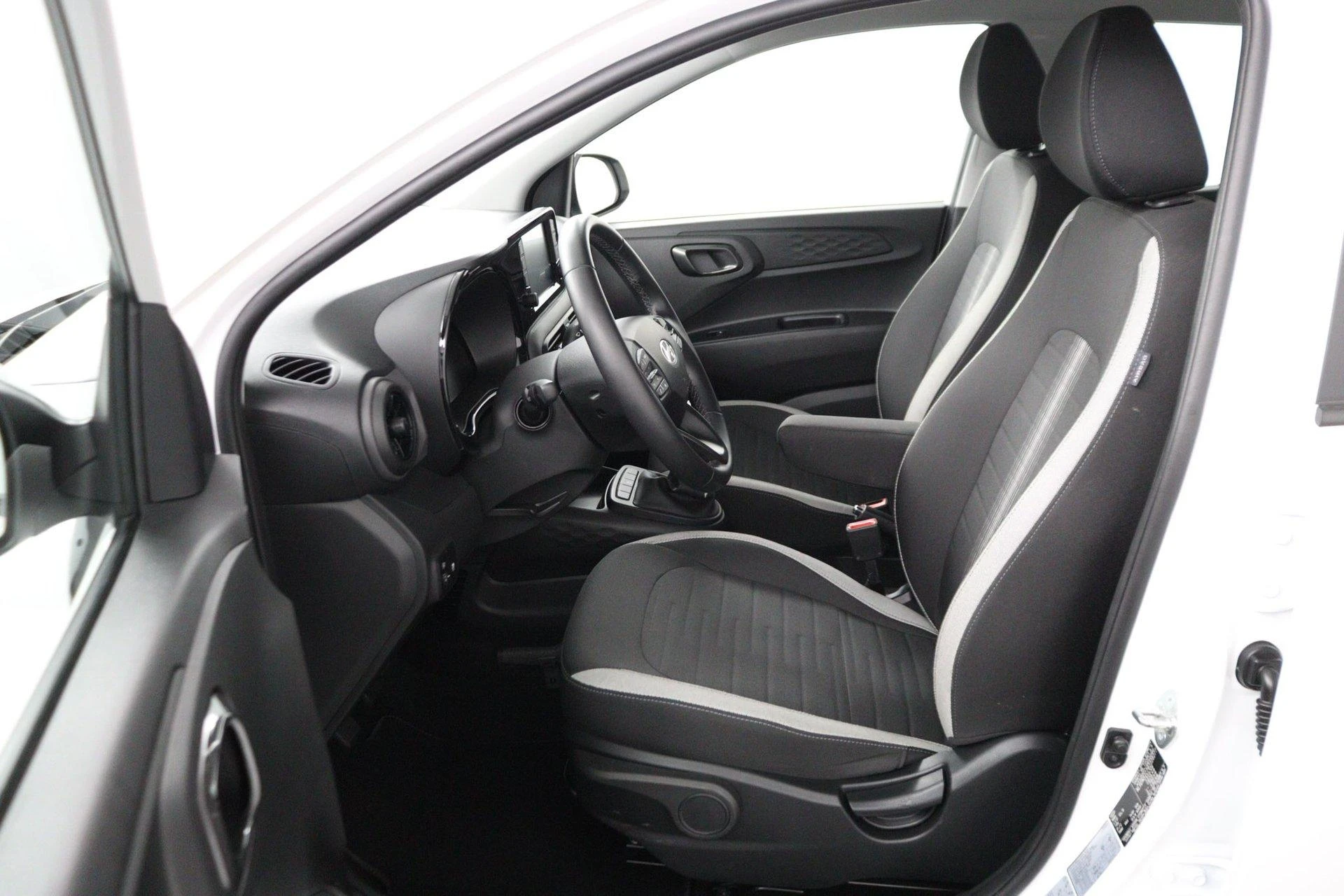 Hyundai-i10-image-12