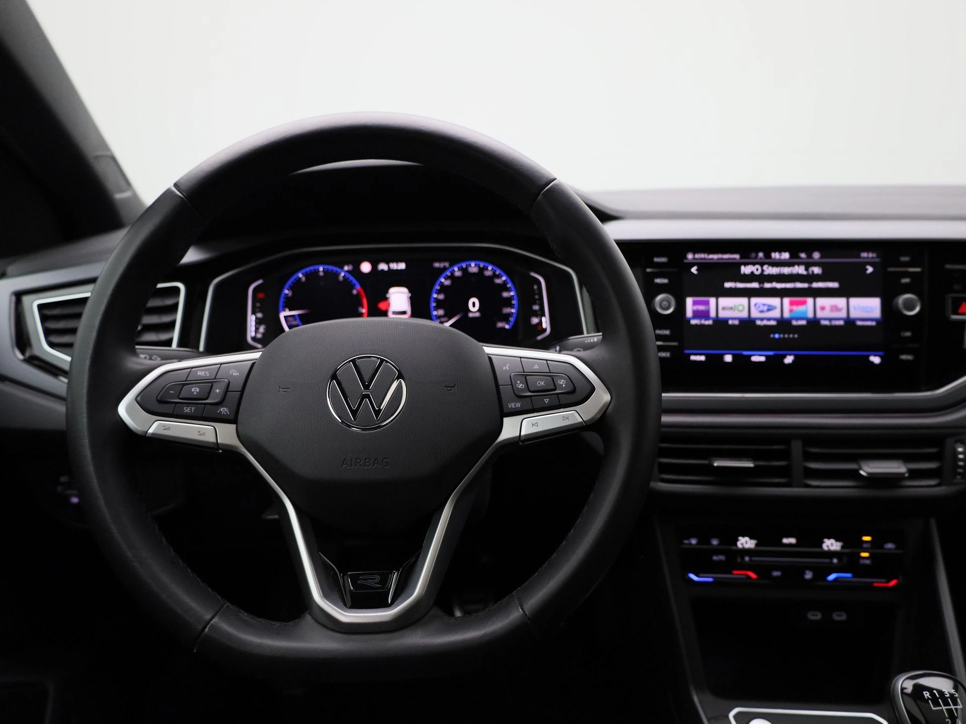 Volkswagen-Polo-image-6