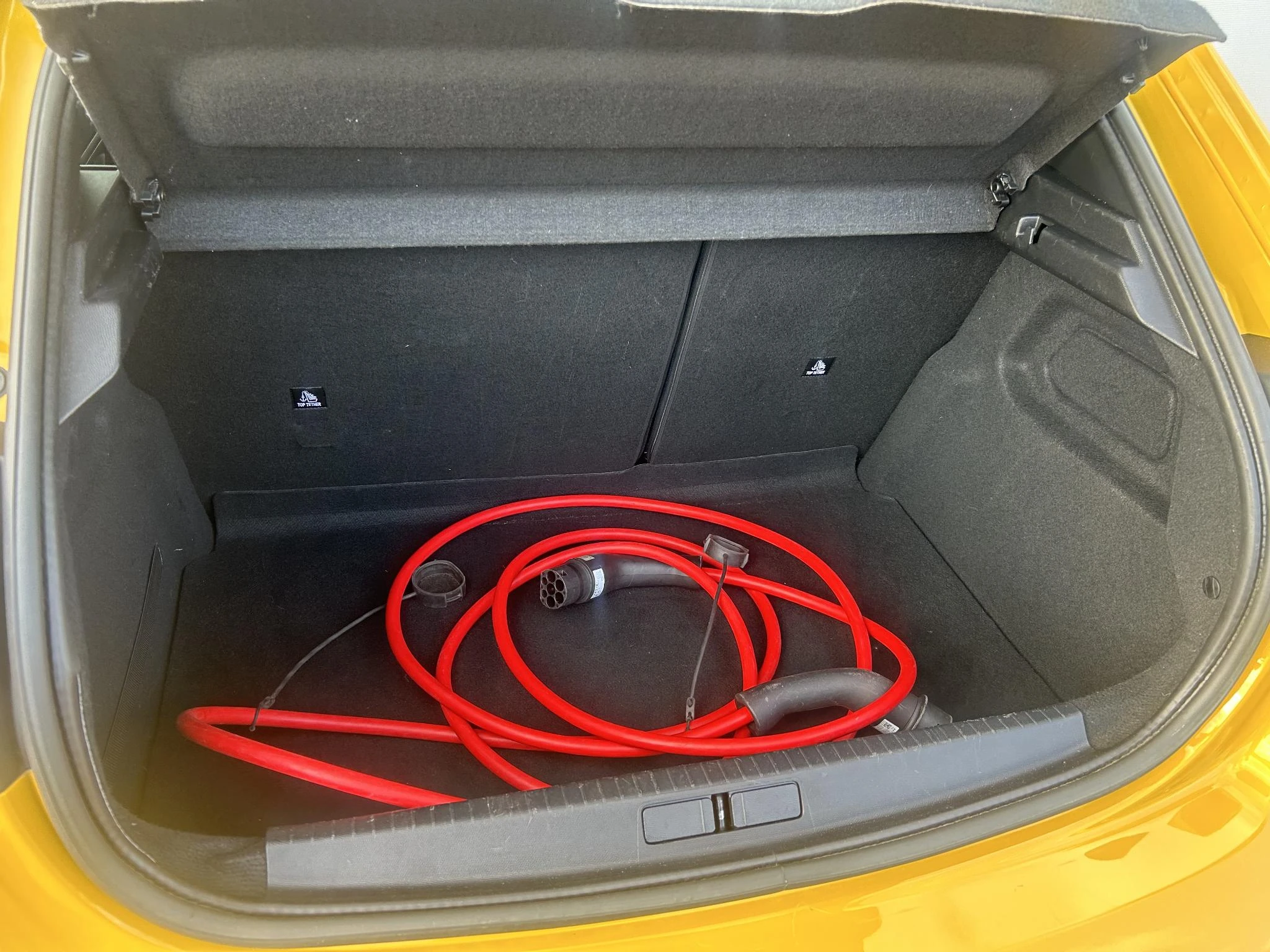 Peugeot-e-208-image-22