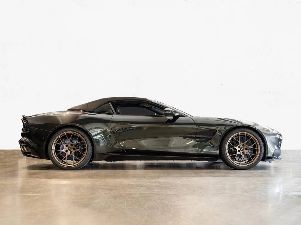 Aston Martin-Vanquish-image-14