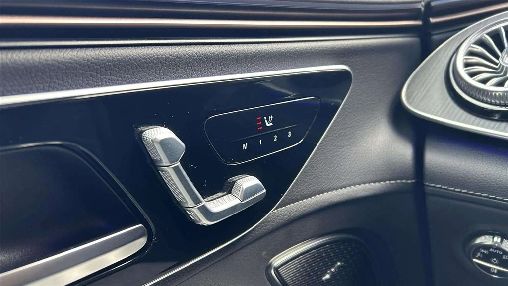 Mercedes-Benz-EQE-image-10
