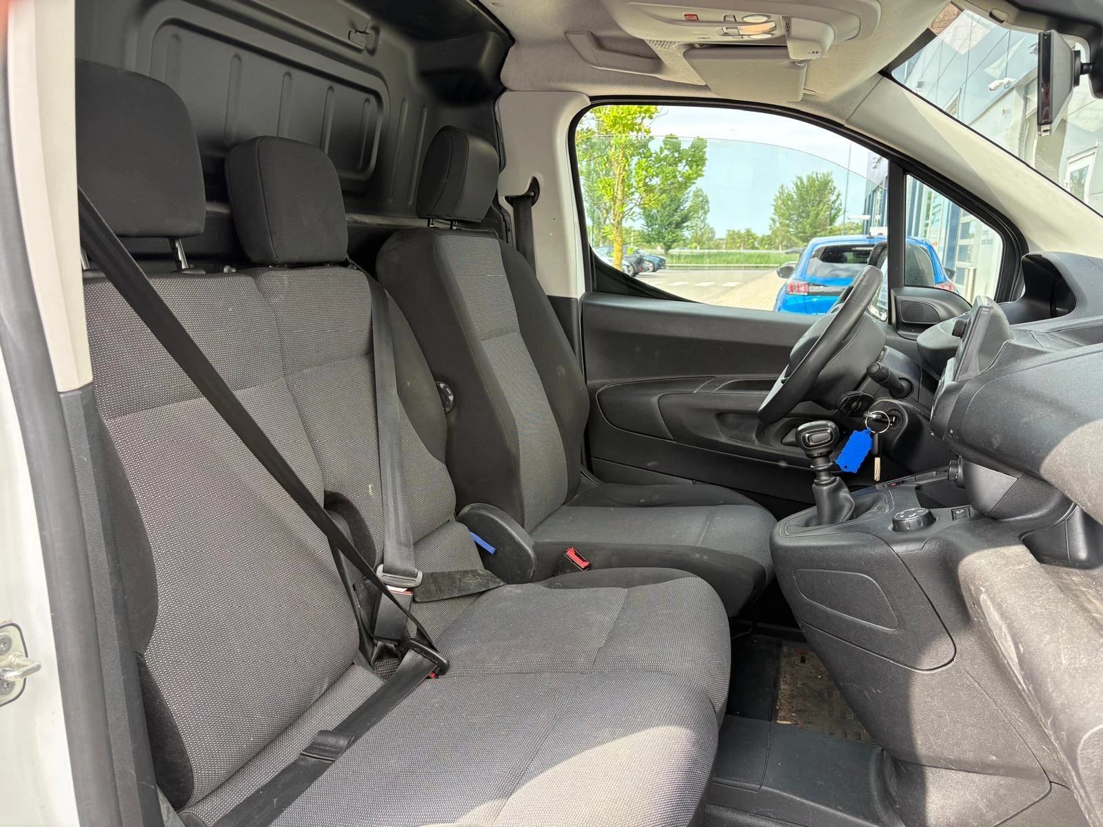 Peugeot-Partner-image-12
