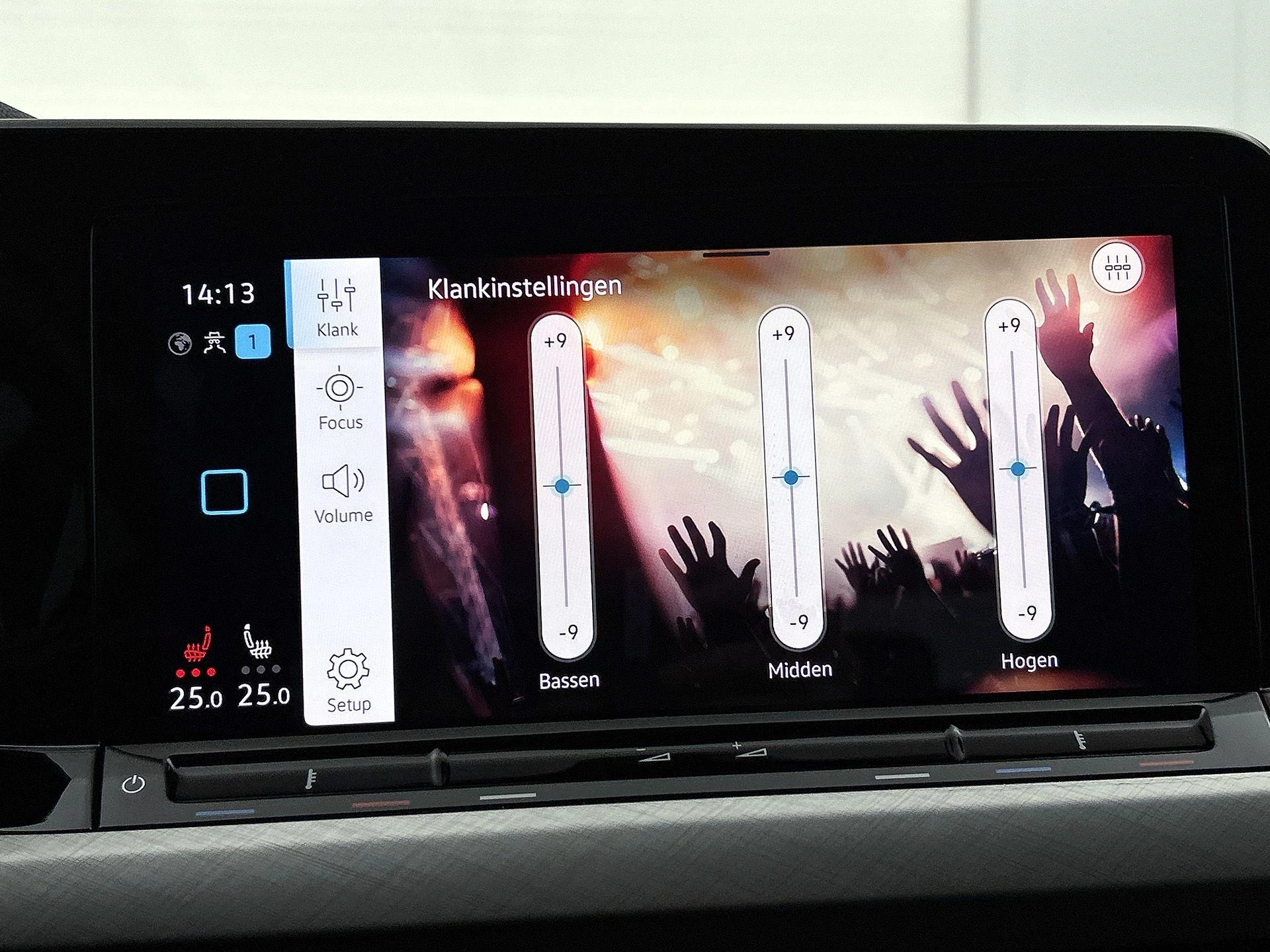 Volkswagen-Golf-image-11