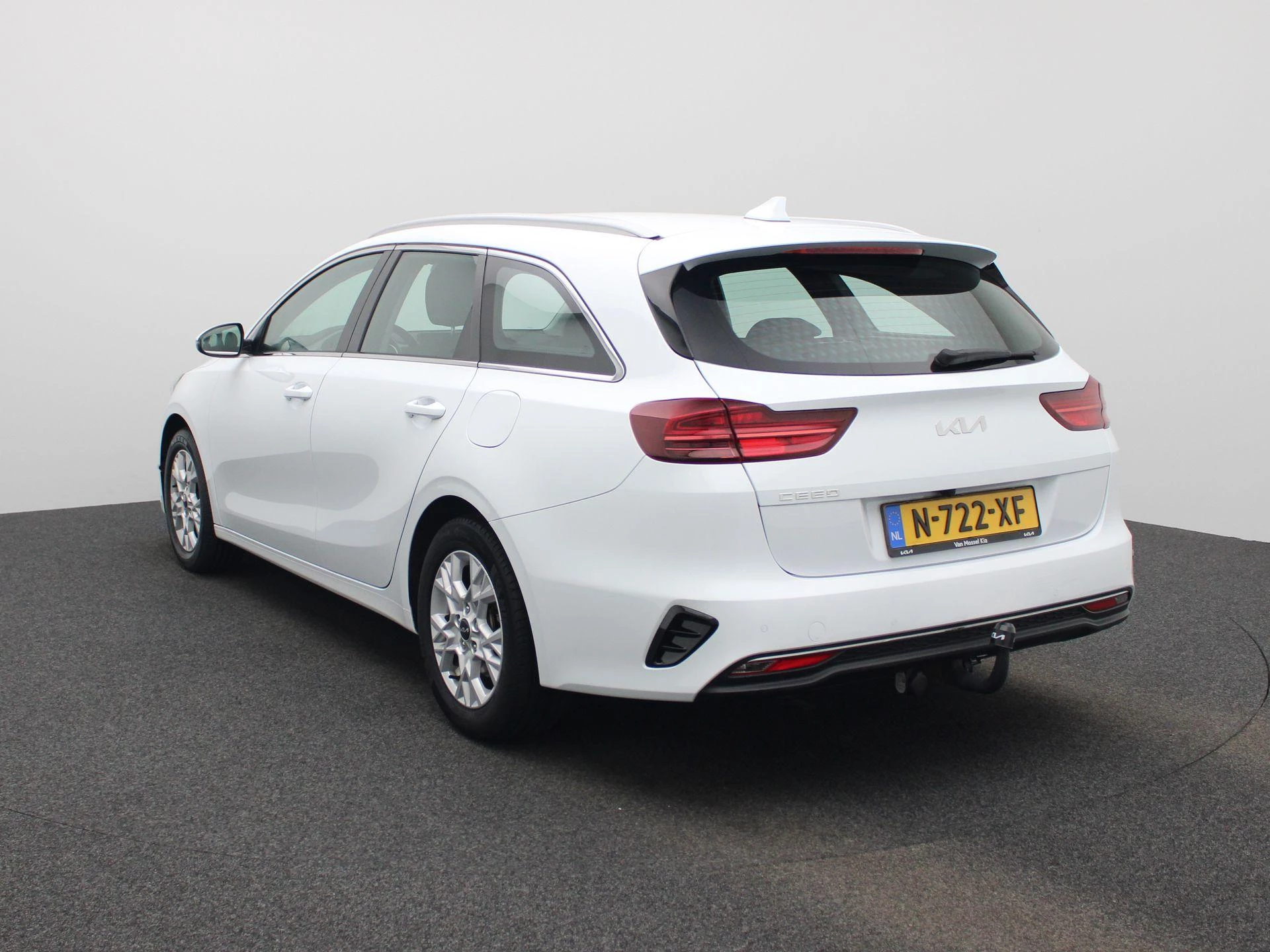 Kia-Ceed Sportswagon-image-3