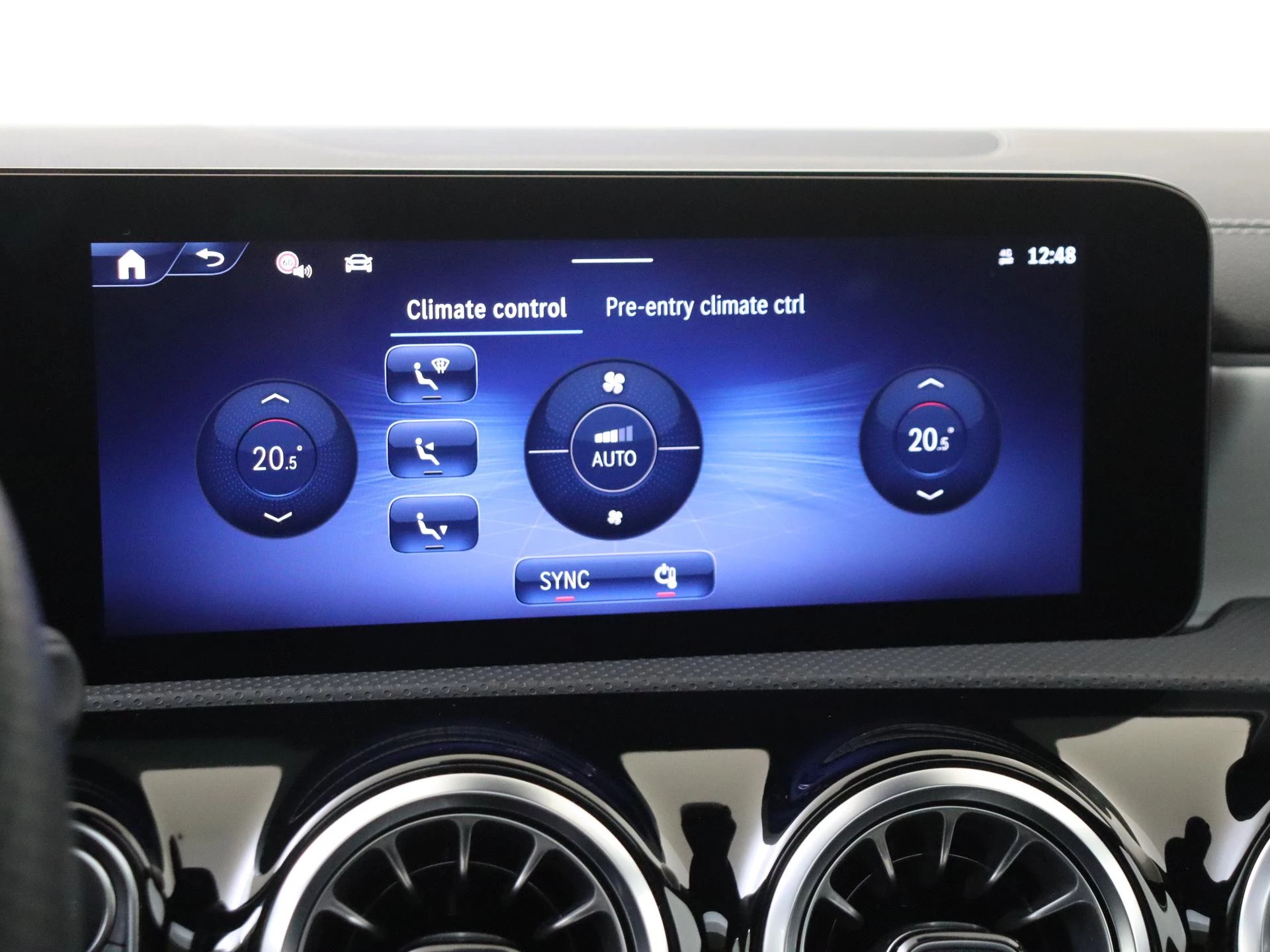 Mercedes-Benz-CLA-image-20