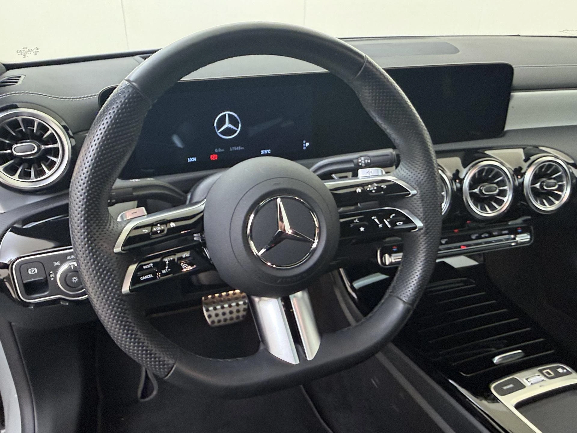 Mercedes-Benz-CLA-image-3