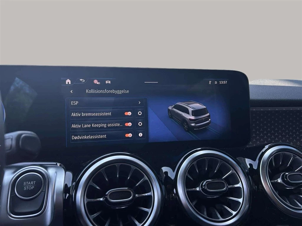 Mercedes-Benz-EQB-image-15