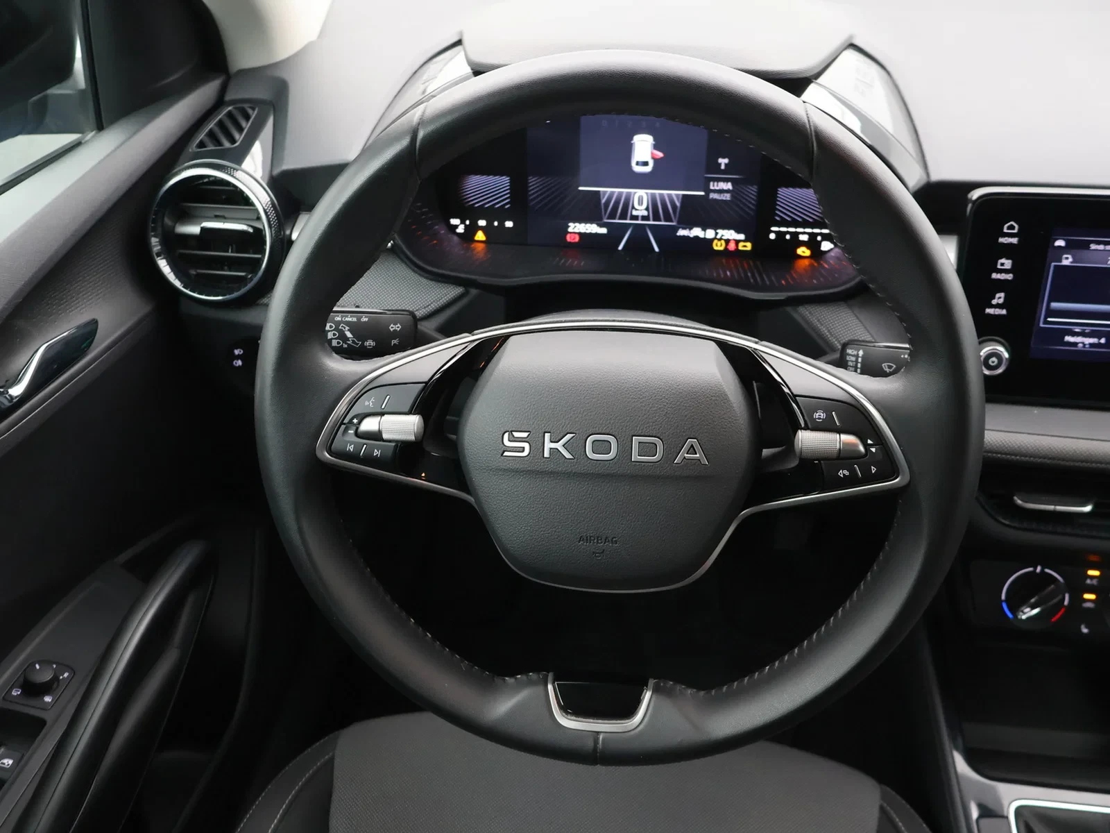 Škoda Fabia Fabia 1.0i Selection *APP CONNECT*PDC*ZETELVERWARMING*DIGITAL DASHBOARD*...